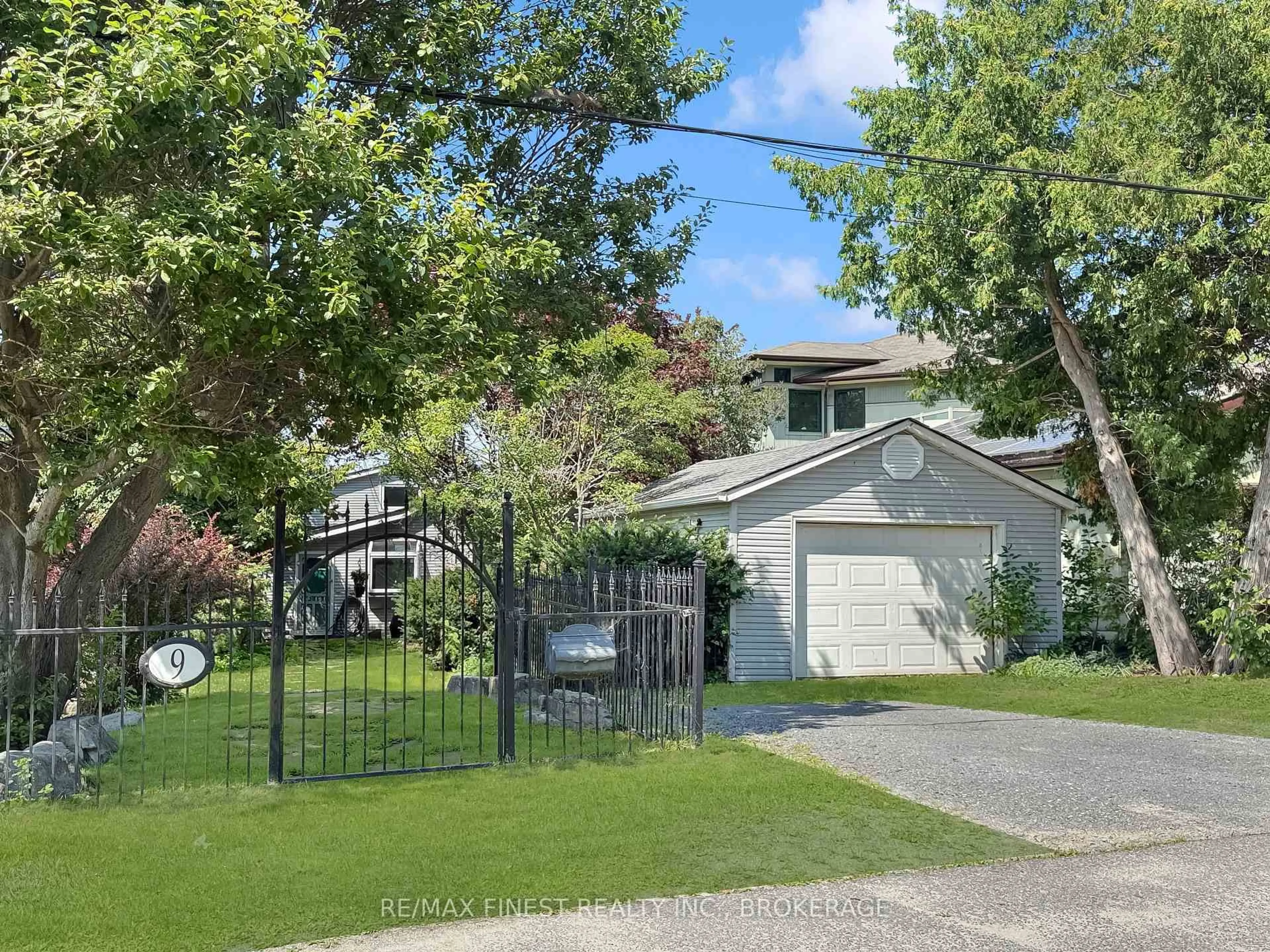 A pic from outside/outdoor area/front of a property/back of a property/a pic from drone, street for 9 Point Cres, Kingston Ontario K7M 3P2