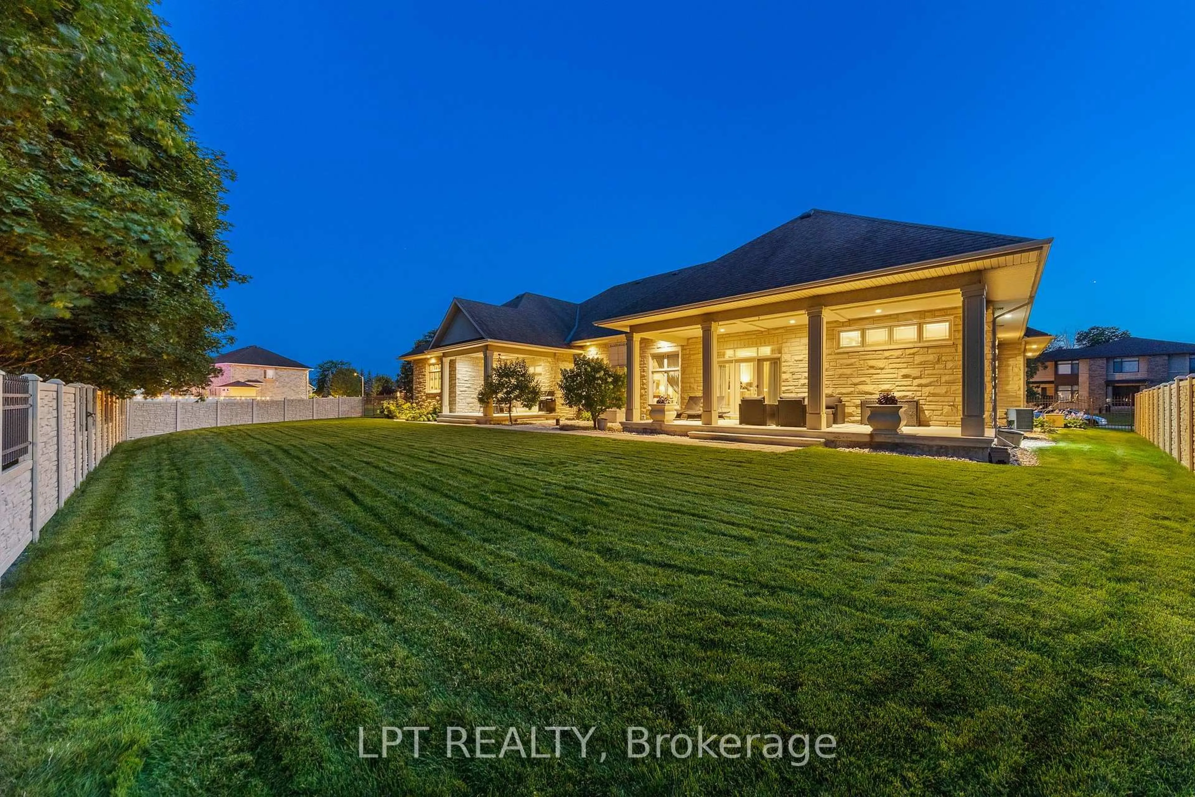 A pic from outside/outdoor area/front of a property/back of a property/a pic from drone, unknown for 431 LOCKMASTER Cres, Ottawa Ontario K4M 1L8