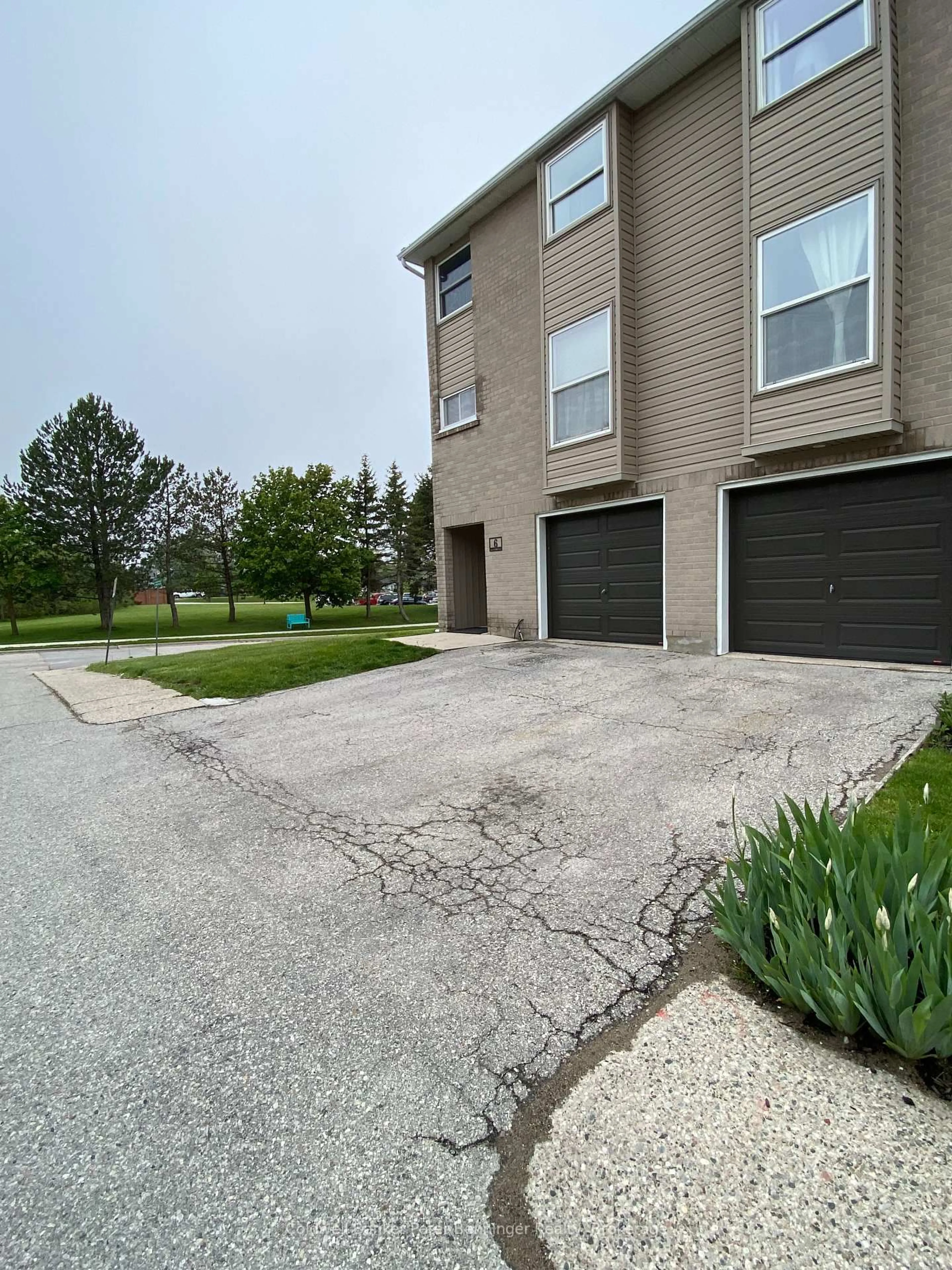 A pic from outside/outdoor area/front of a property/back of a property/a pic from drone, street for 6 Philip Pl #6, Kincardine Ontario N2Z 2E6