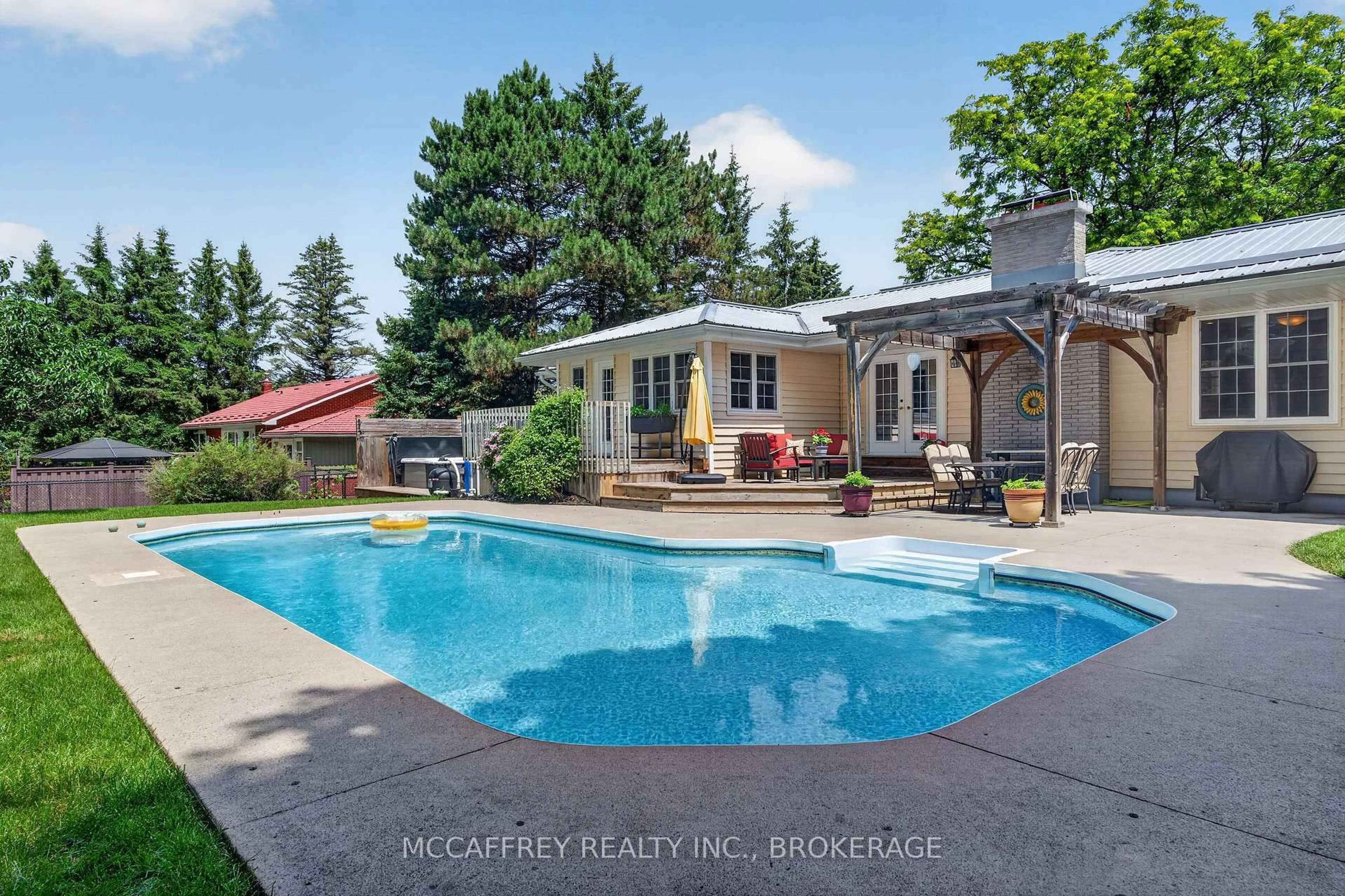 Pool for 62 Edgewood Dr, Greater Napanee Ontario K7R 3K4