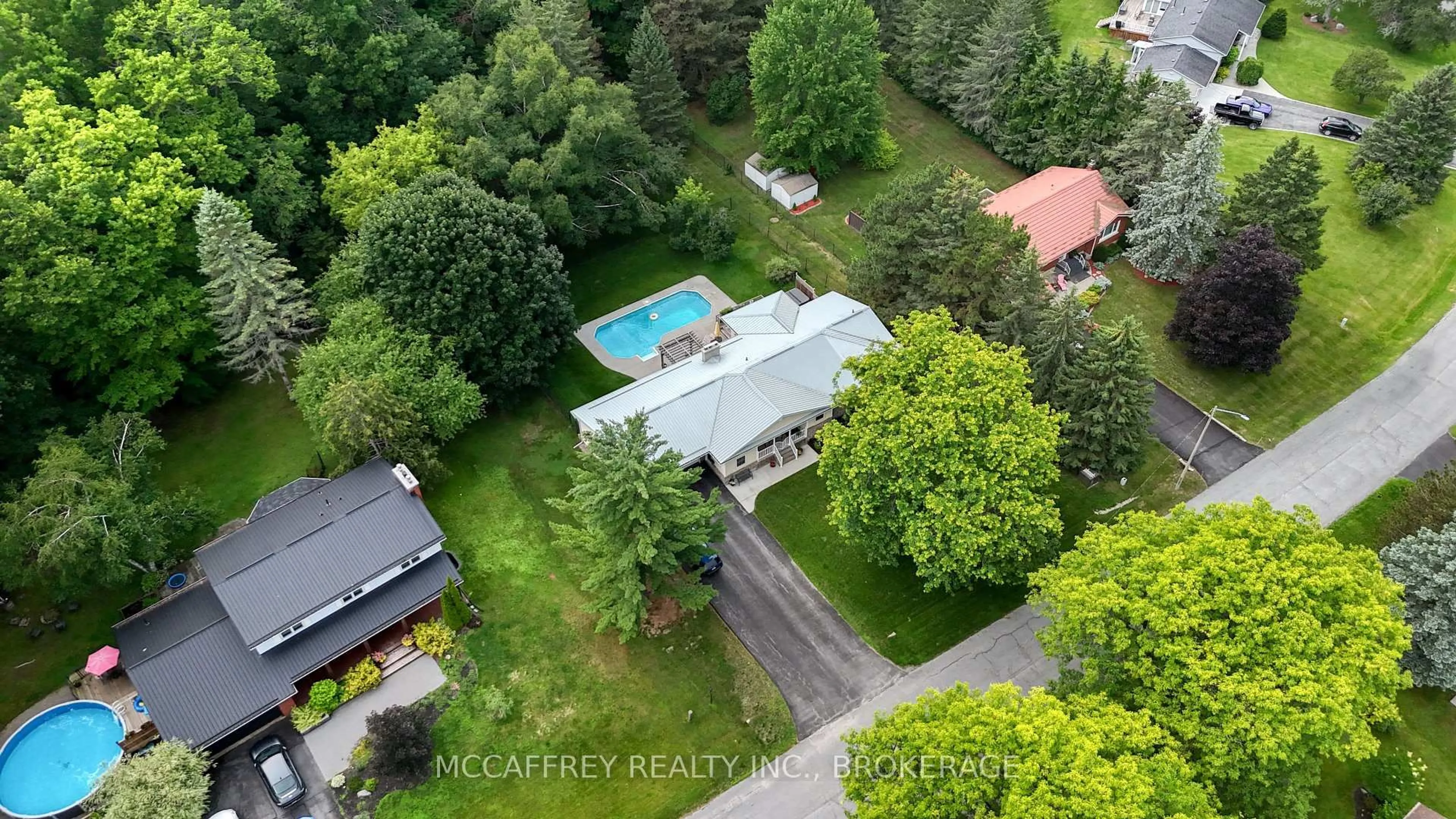 A pic from outside/outdoor area/front of a property/back of a property/a pic from drone, unknown for 62 Edgewood Dr, Greater Napanee Ontario K7R 3K4