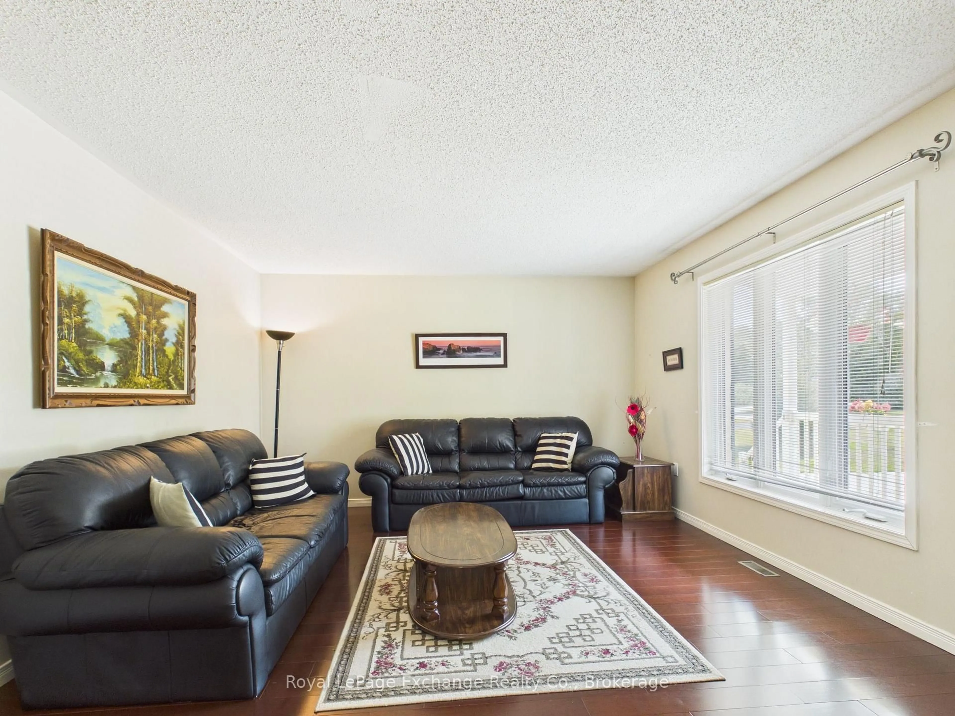 Living room with furniture, wood/laminate floor for 377 Lake Range Dr, Huron-Kinloss Ontario N0G 2R0