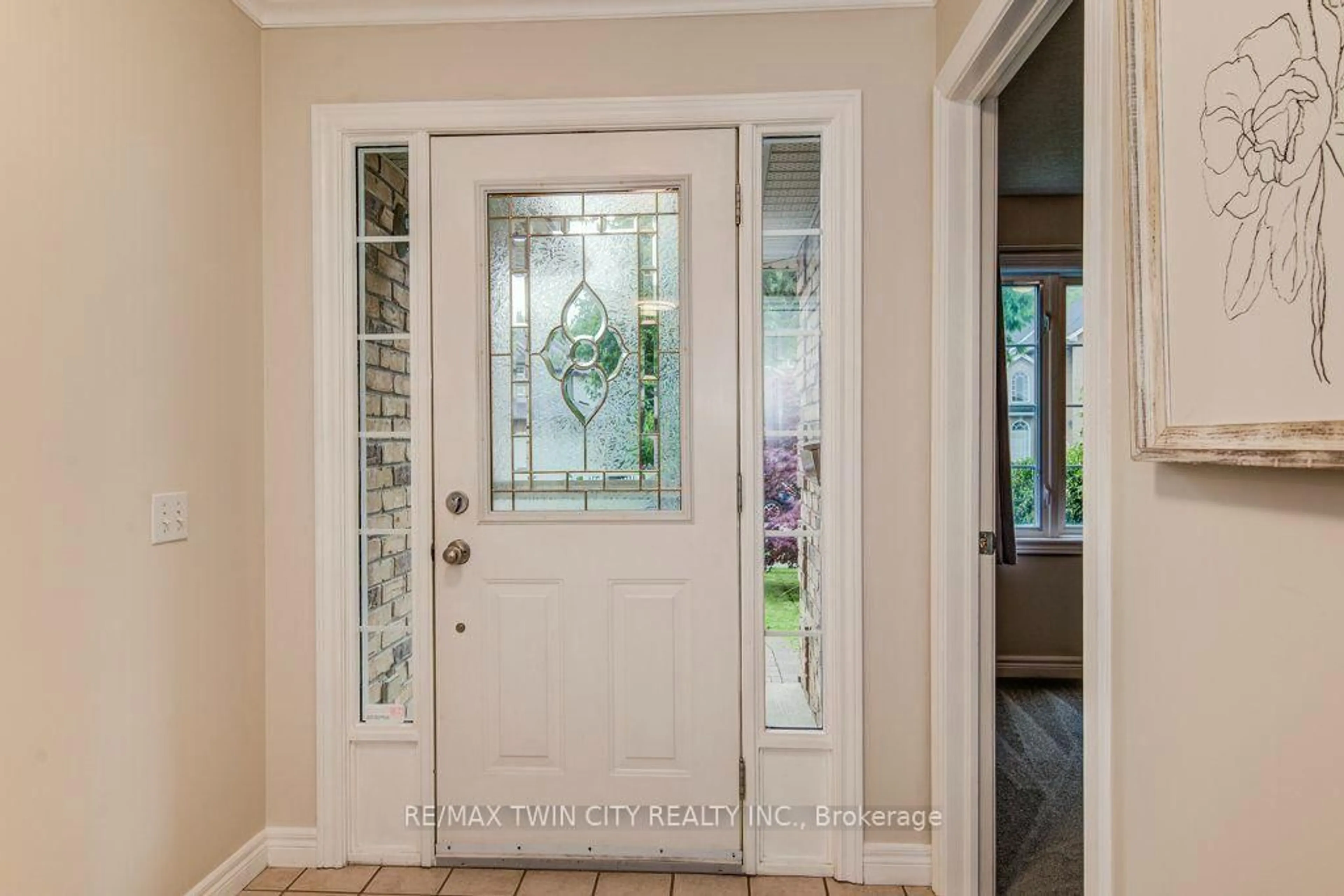 Indoor entryway for 670 Salzburg Dr, Waterloo Ontario N2V 2N8