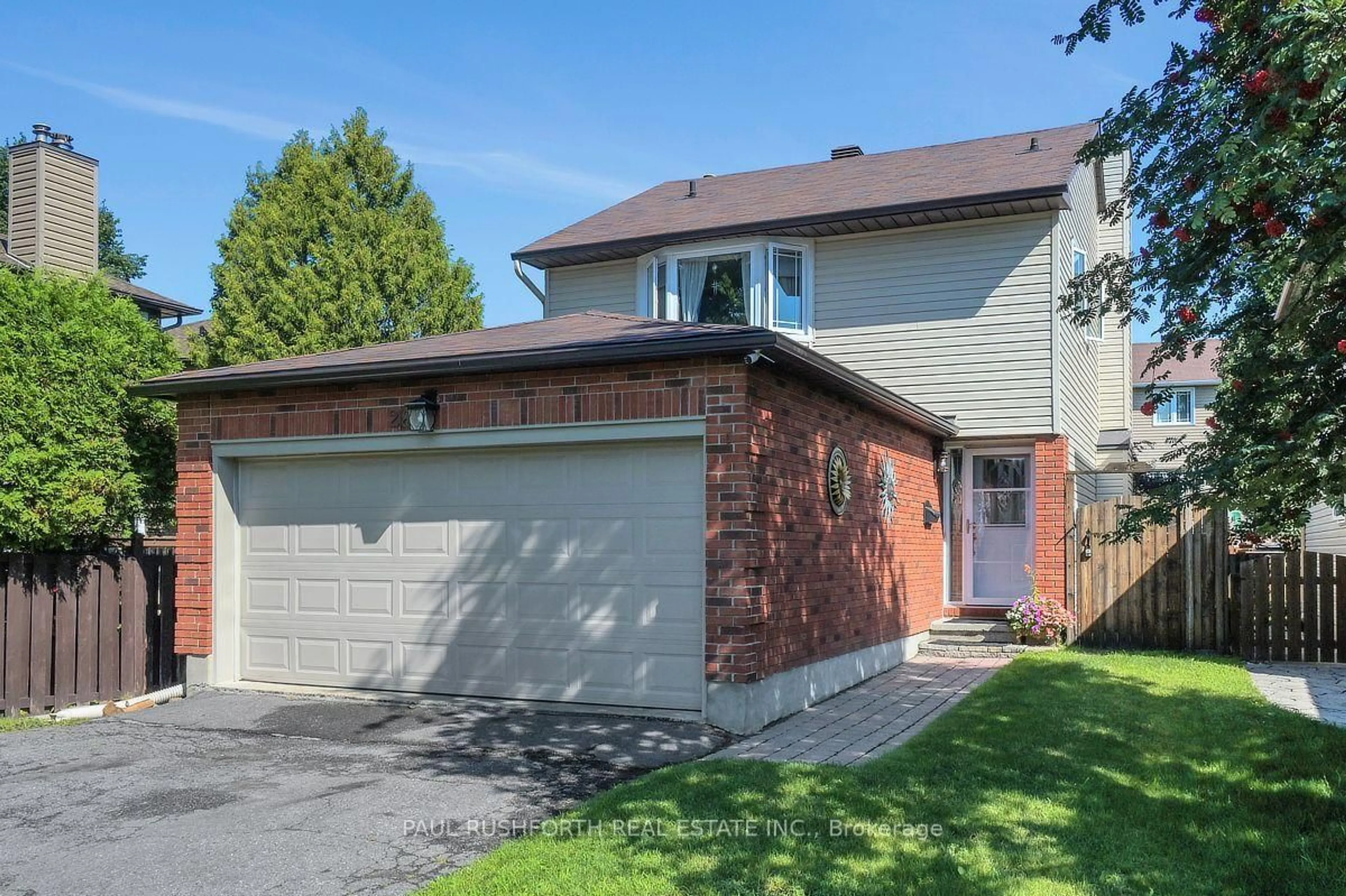 Home with brick exterior material, street for 289 Kennedy Lane, Ottawa Ontario K1E 3M5