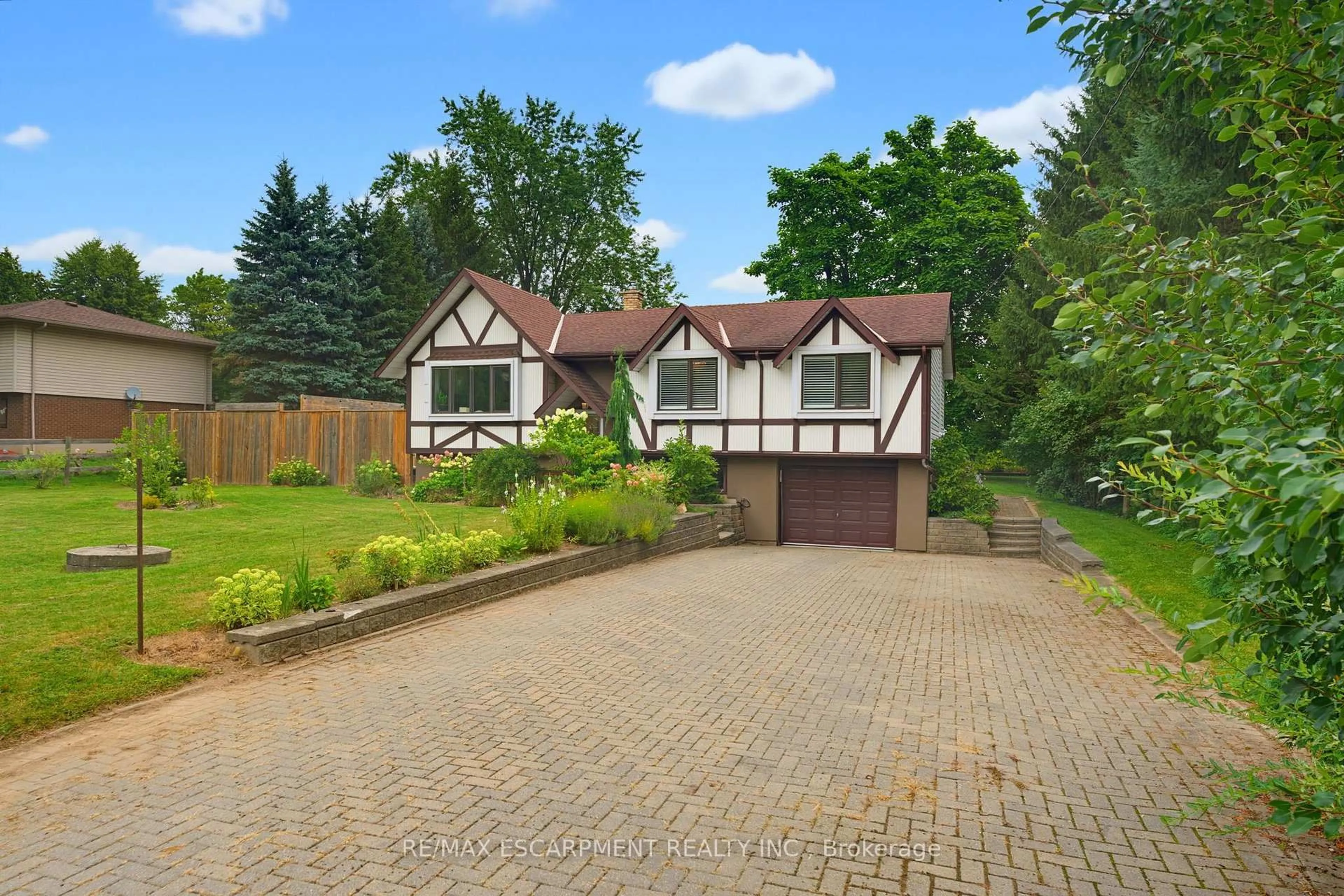Home with brick exterior material, street for 200 Lynden Rd, Hamilton Ontario L0R 1T0