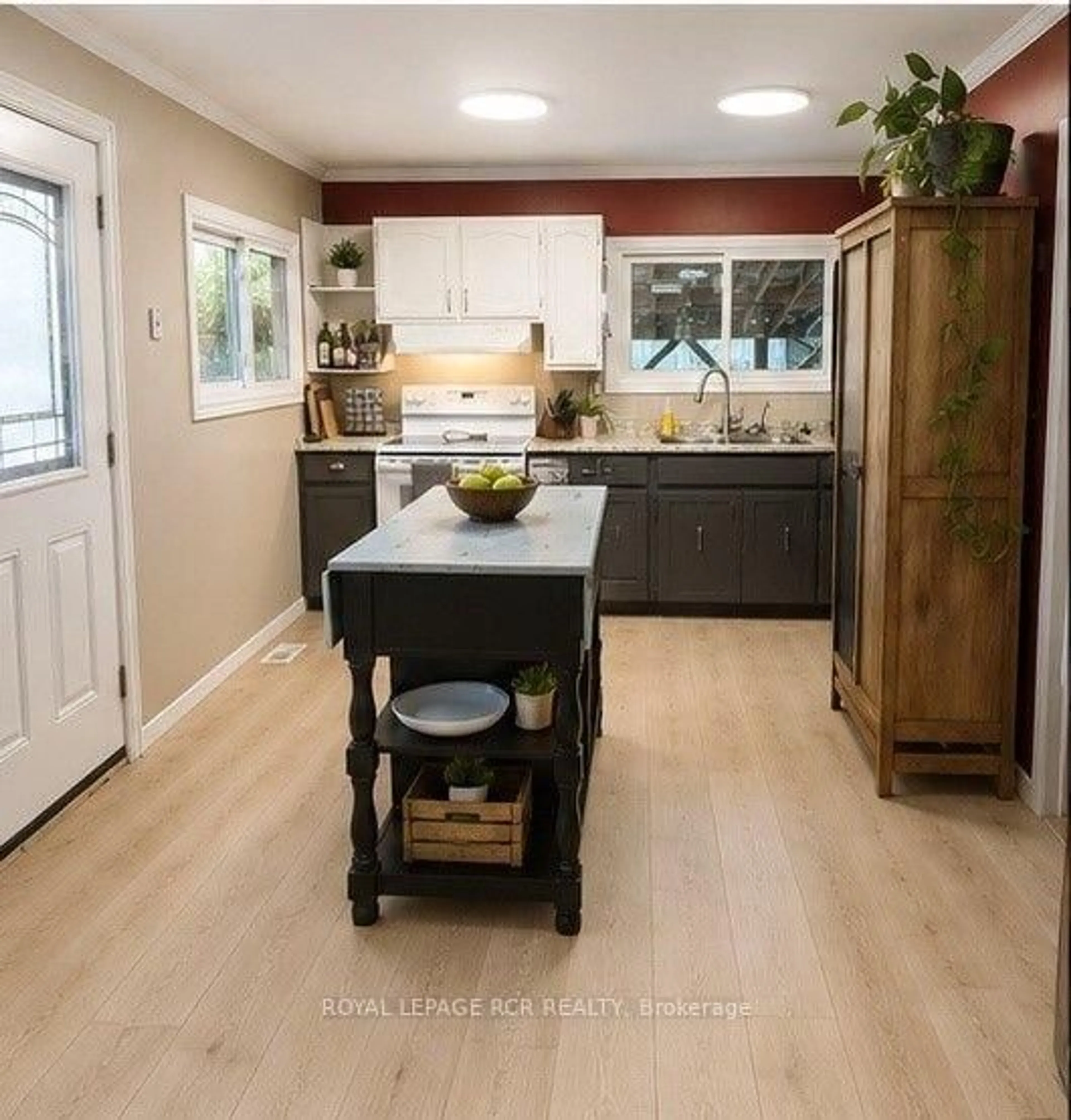 Open concept kitchen, unknown for 758016 2nd Line, Mulmur Ontario L9V 0G8