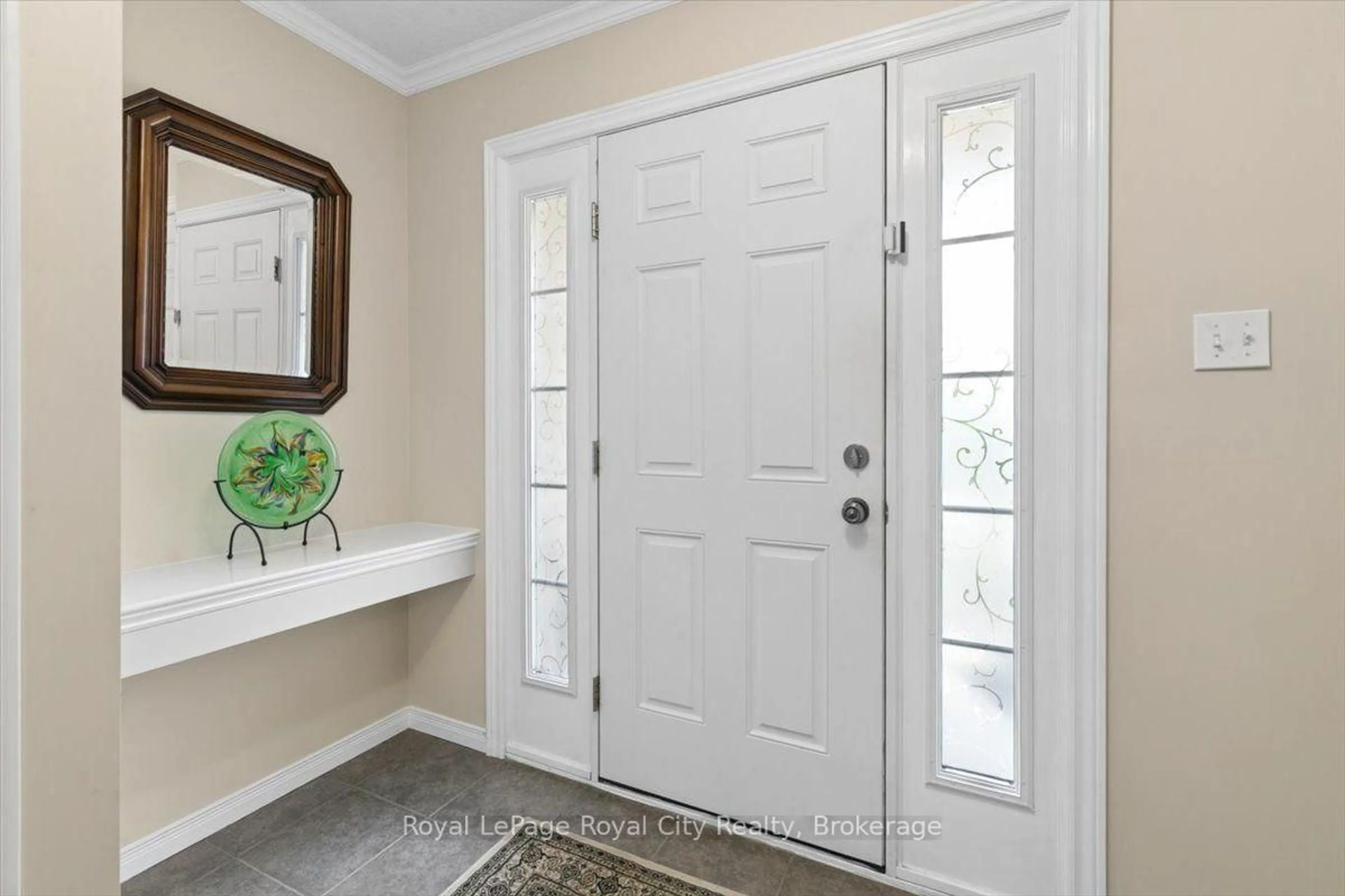 Indoor entryway for 58 Walker Way, Guelph Ontario N1L 1T7