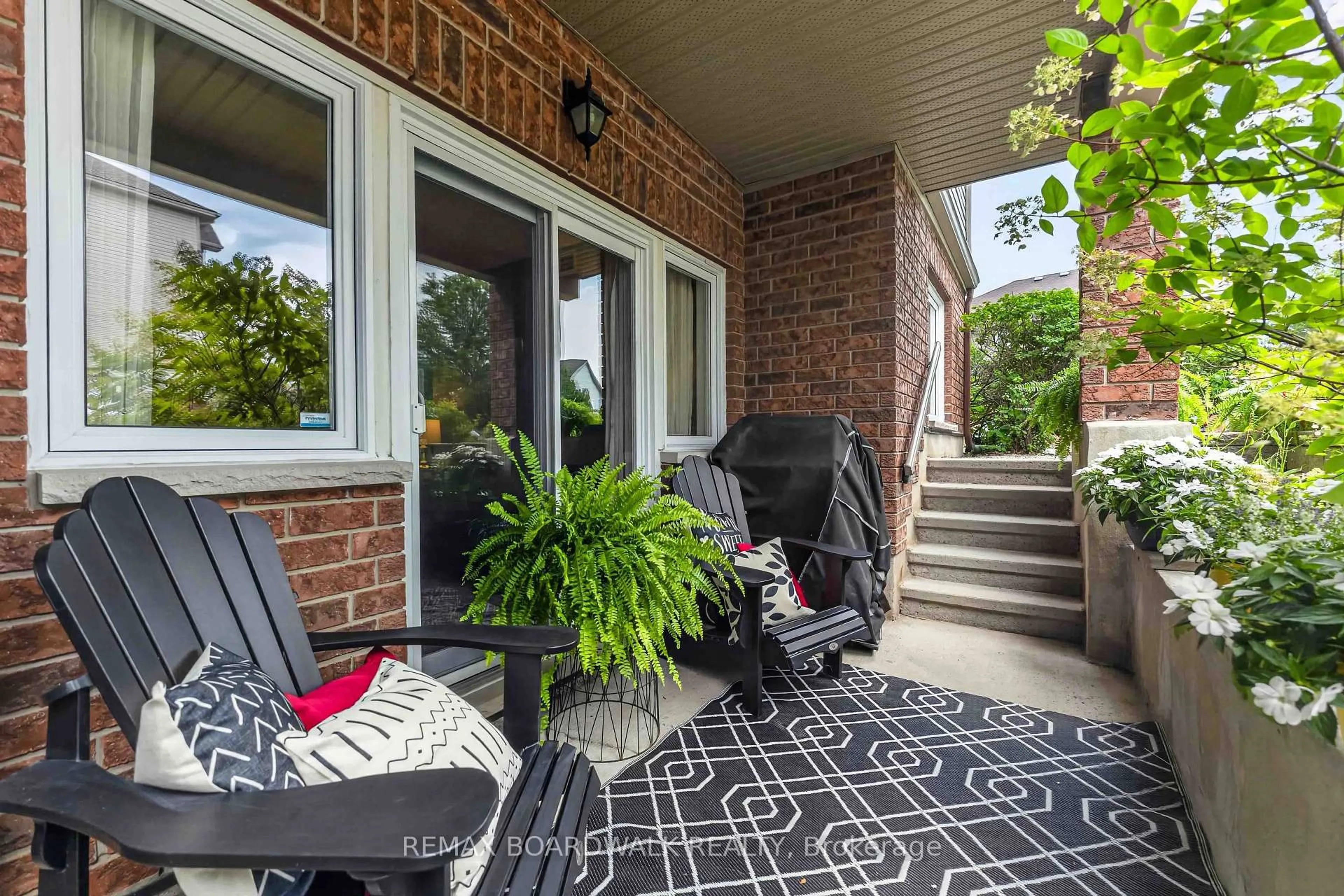 Patio, street for 241 Crestway Dr #C, Ottawa Ontario K2G 0A9