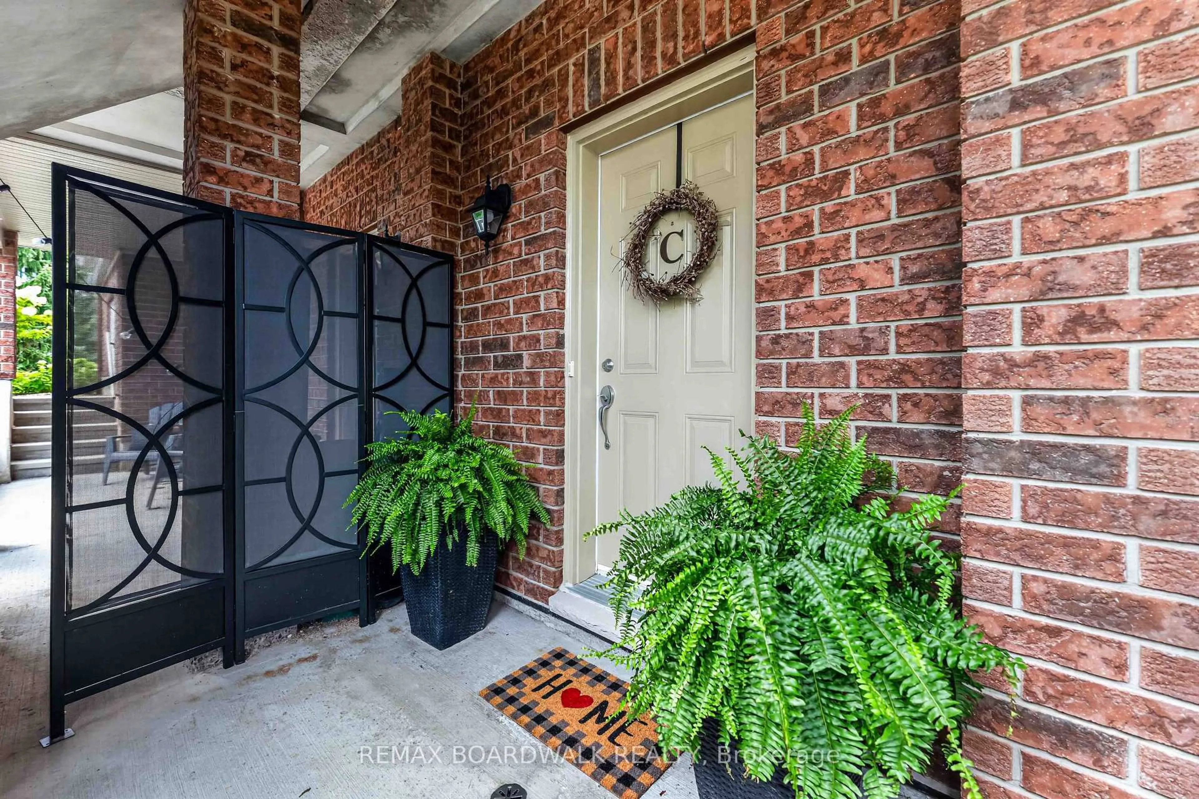 Indoor entryway for 241 Crestway Dr #C, Ottawa Ontario K2G 0A9