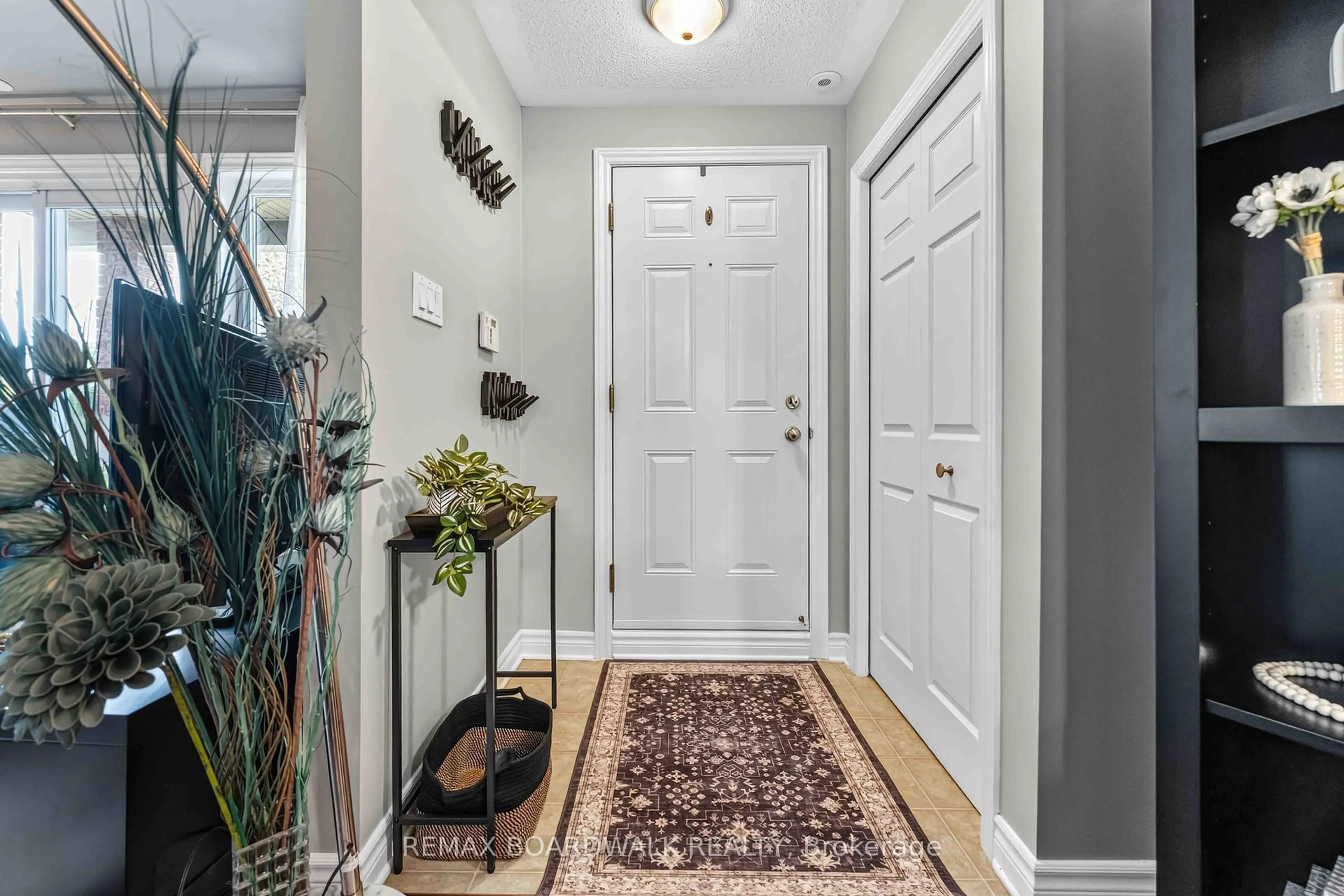 Indoor entryway for 241 Crestway Dr #C, Ottawa Ontario K2G 0A9