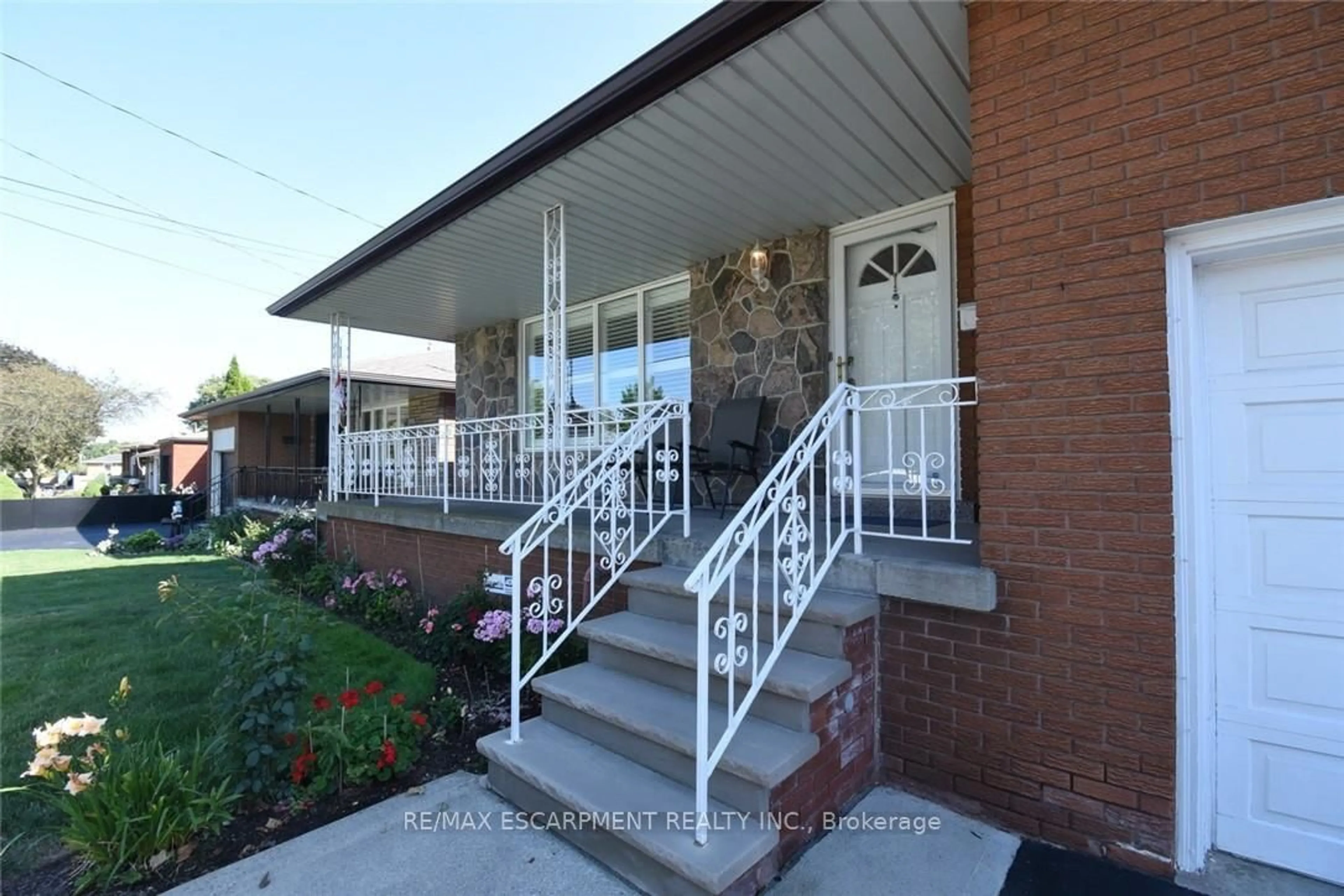 Home with brick exterior material, street for 36 Abbington Dr, Hamilton Ontario L9C 4R3