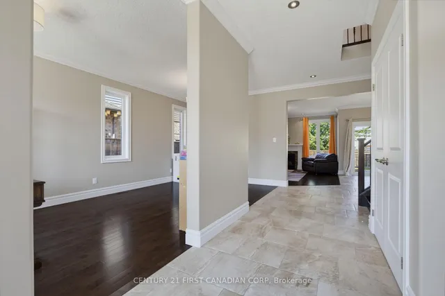 3429 Singleton Ave, London South 5