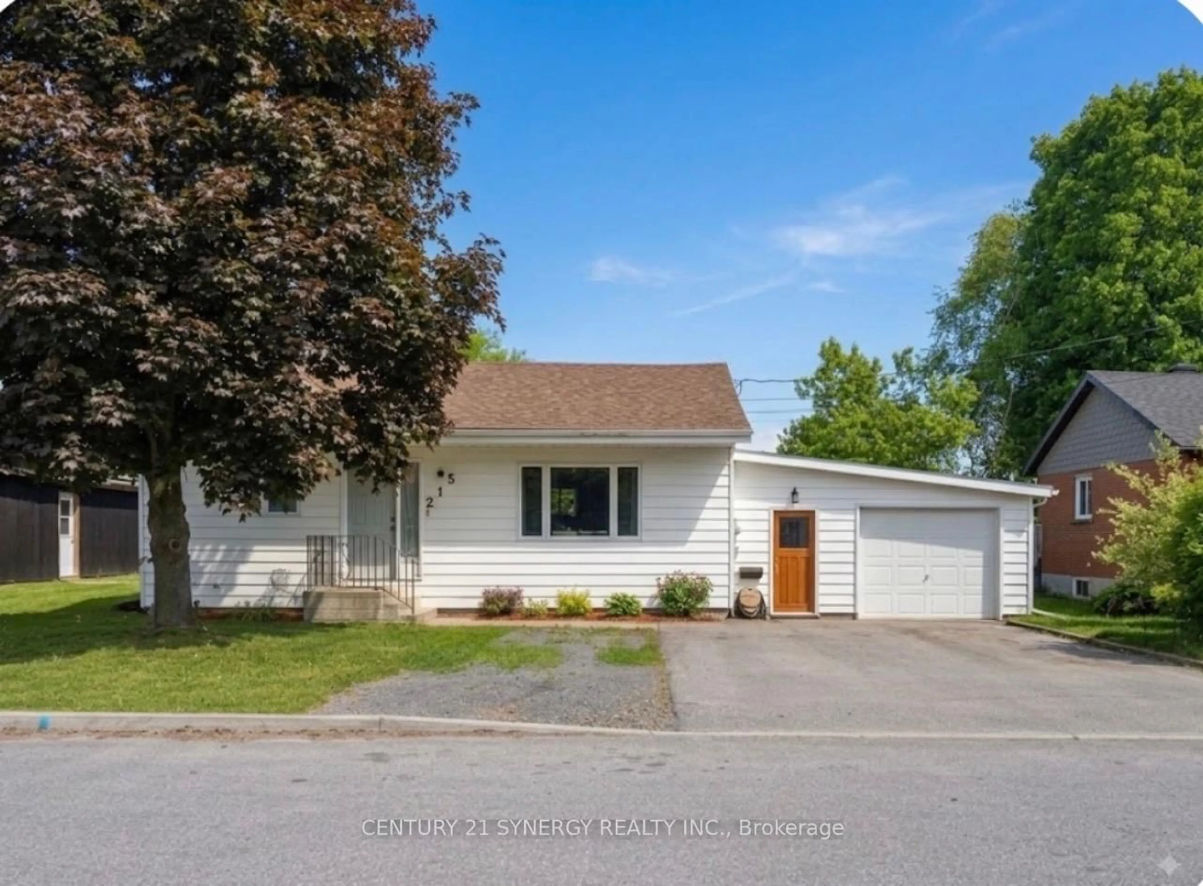 Home with vinyl exterior material, street for 215 Victoria St, Almonte Ontario K0A 1A0