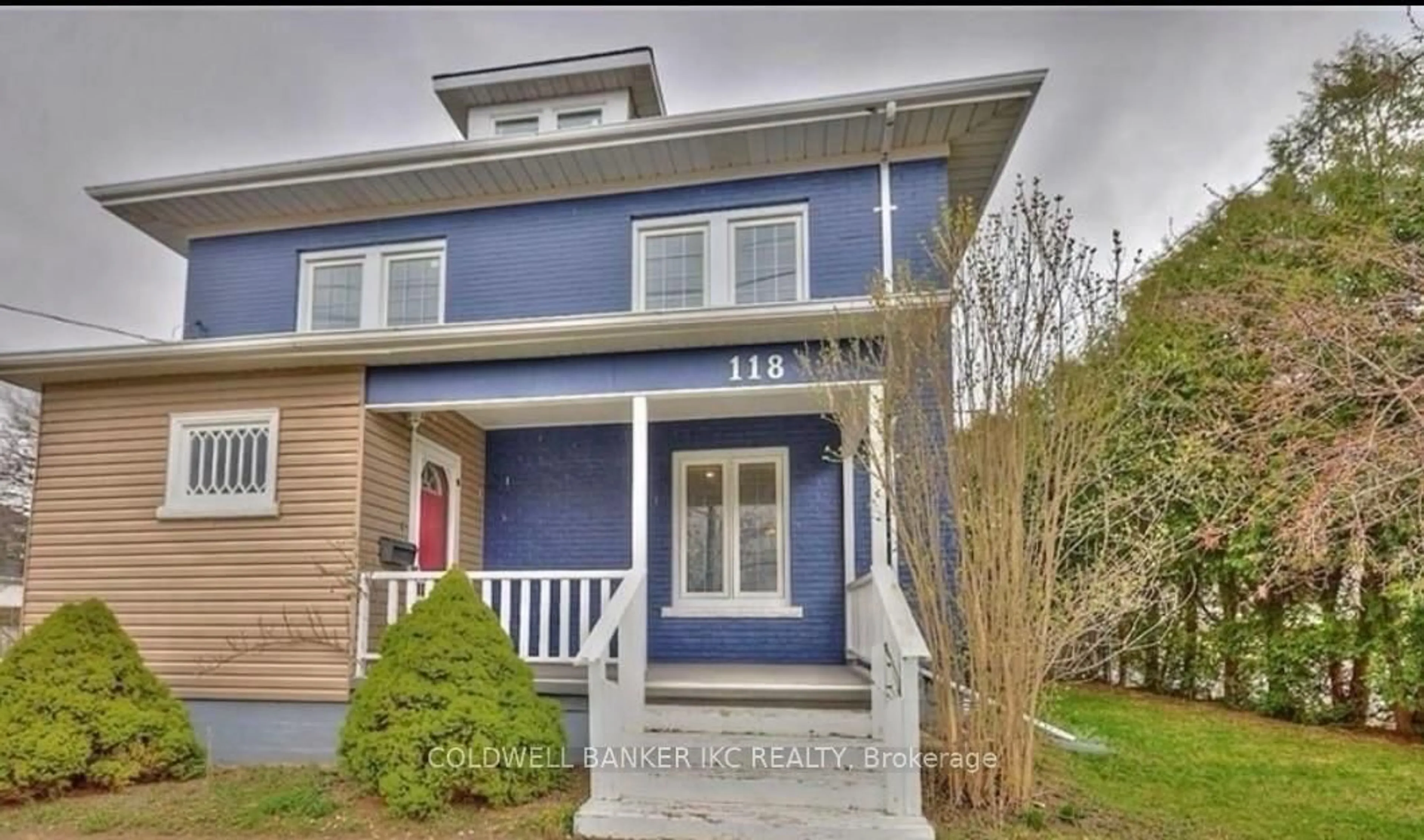 Home with vinyl exterior material, street for 118 Denistoun St, Welland Ontario L3C 1V2