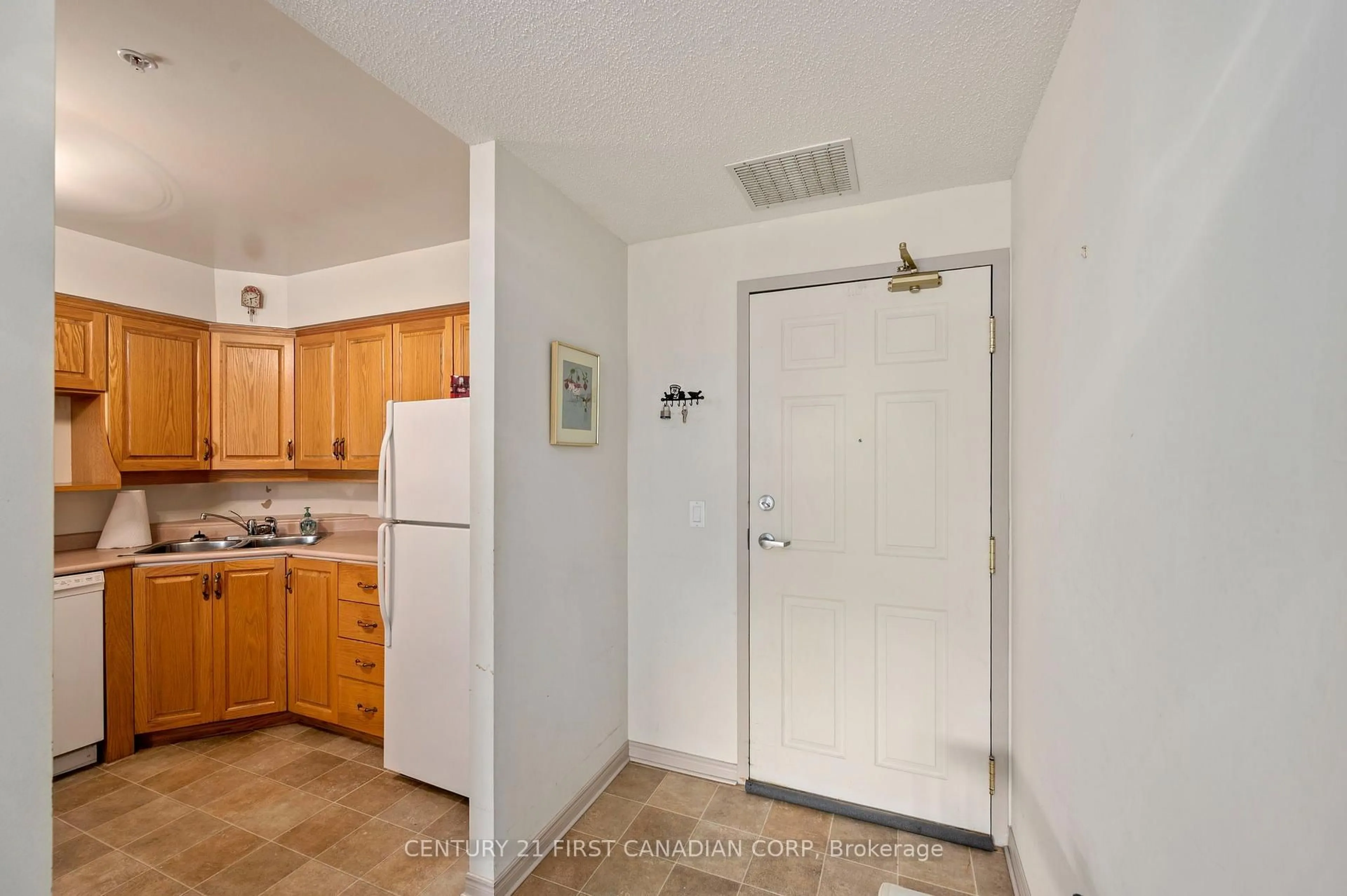 Standard kitchen, unknown for 511 Gainsborough Rd #307, London North Ontario N6G 4Z5