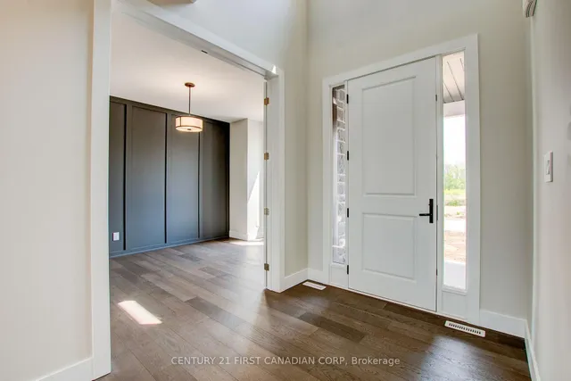 100 ASPEN Circ, Thames Centre 3