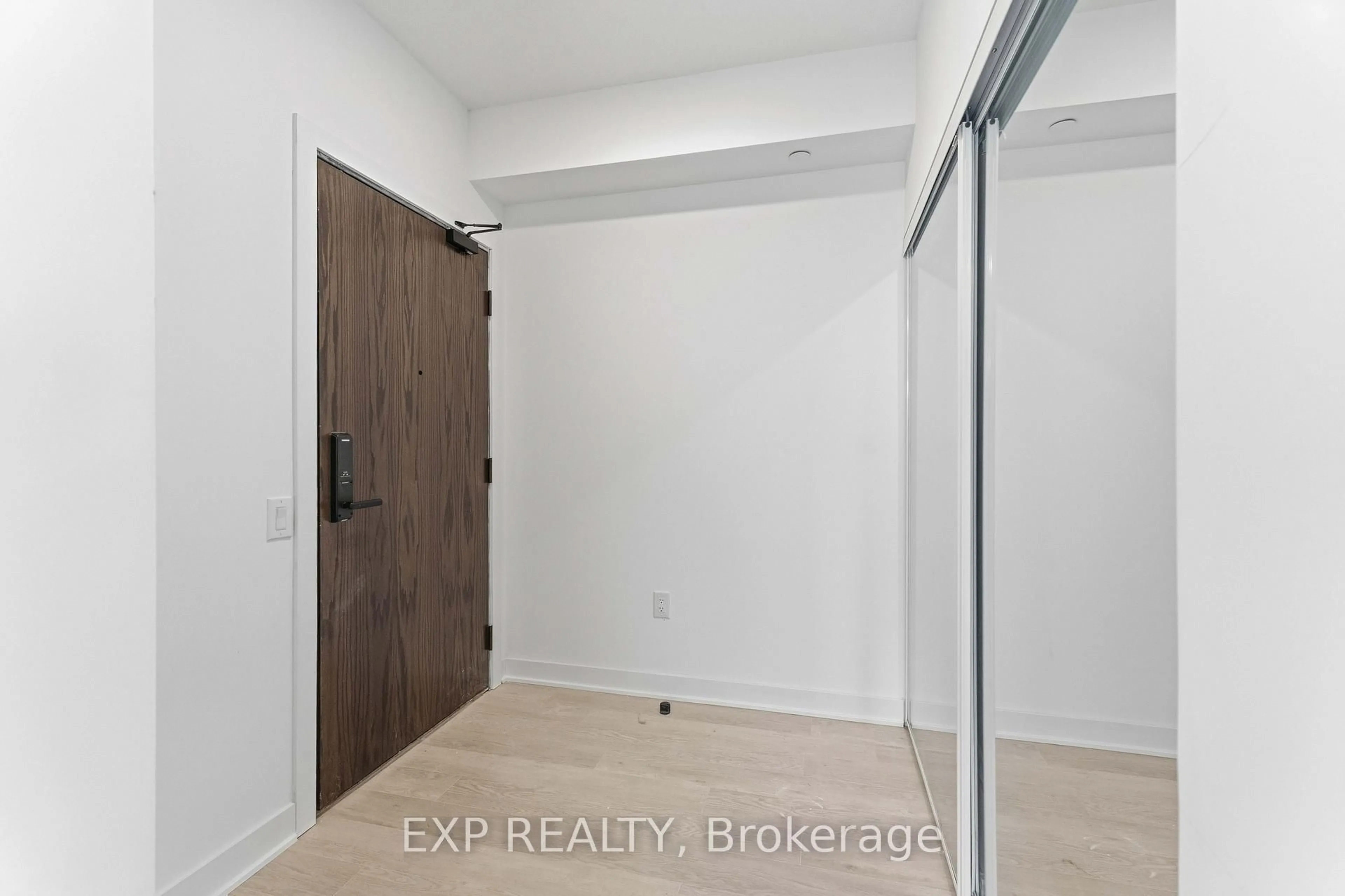 A pic of a room for 2782 Barton St #1406, Hamilton Ontario L8E 2J8
