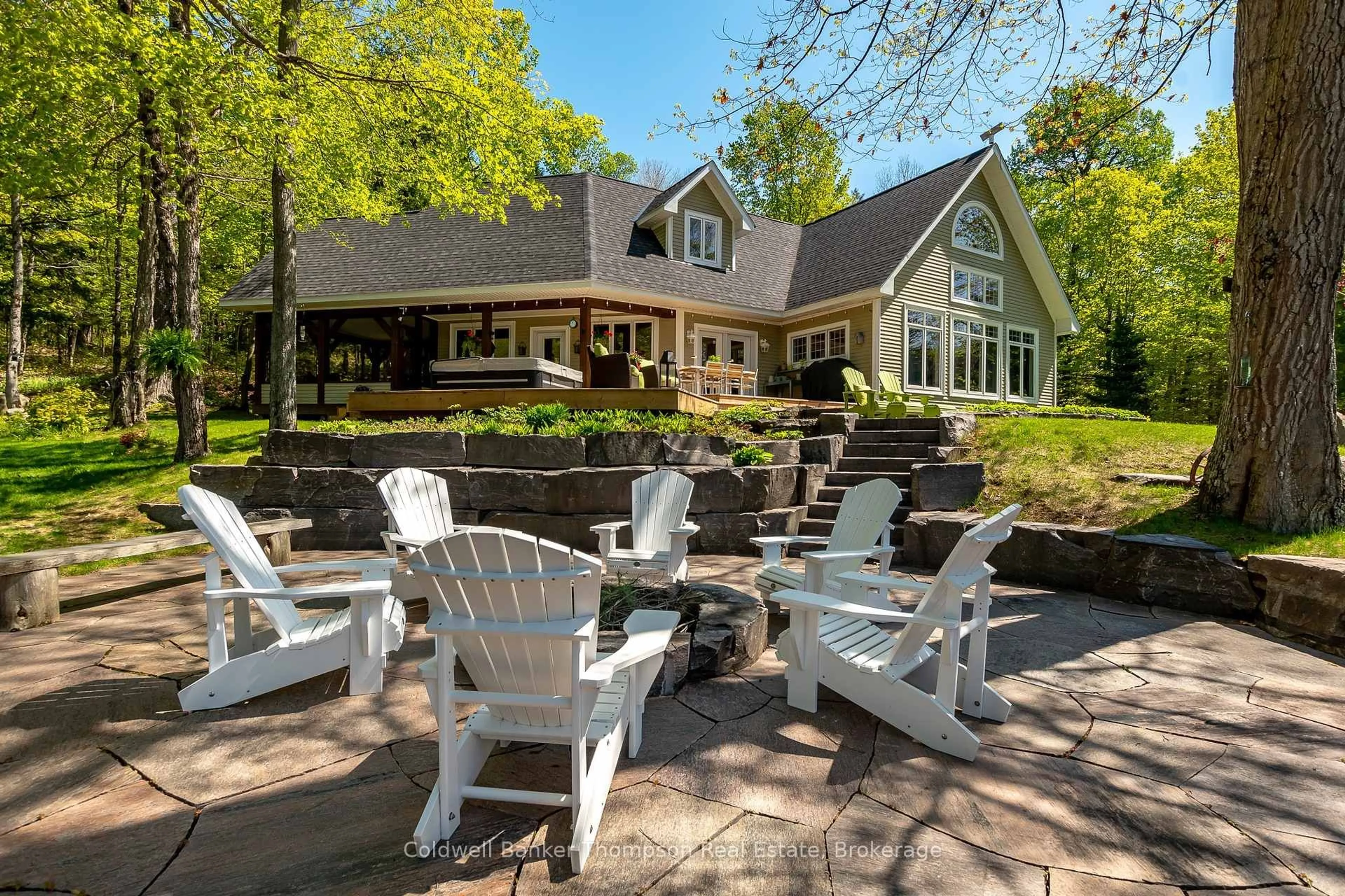Patio, unknown for 54 Hoodstown Shores Rd, Huntsville Ontario P1H 2J2