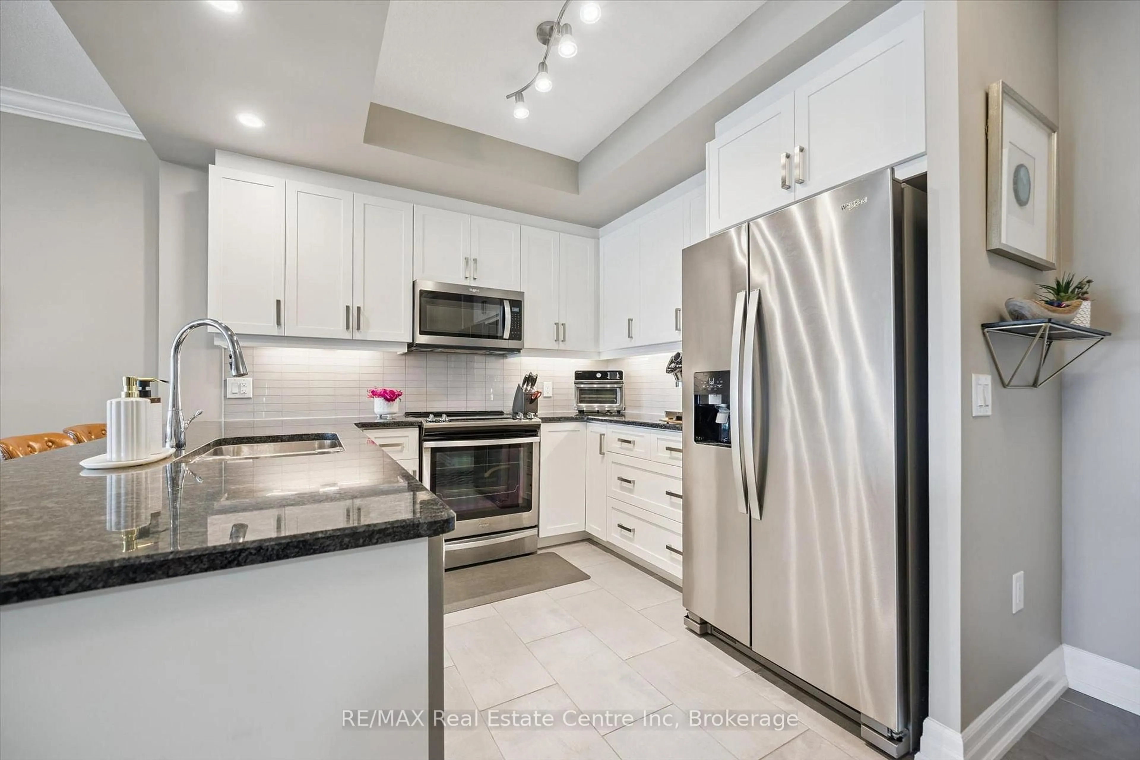 Unknown for 1878 GORDON St #605, Guelph Ontario N1L 0P4