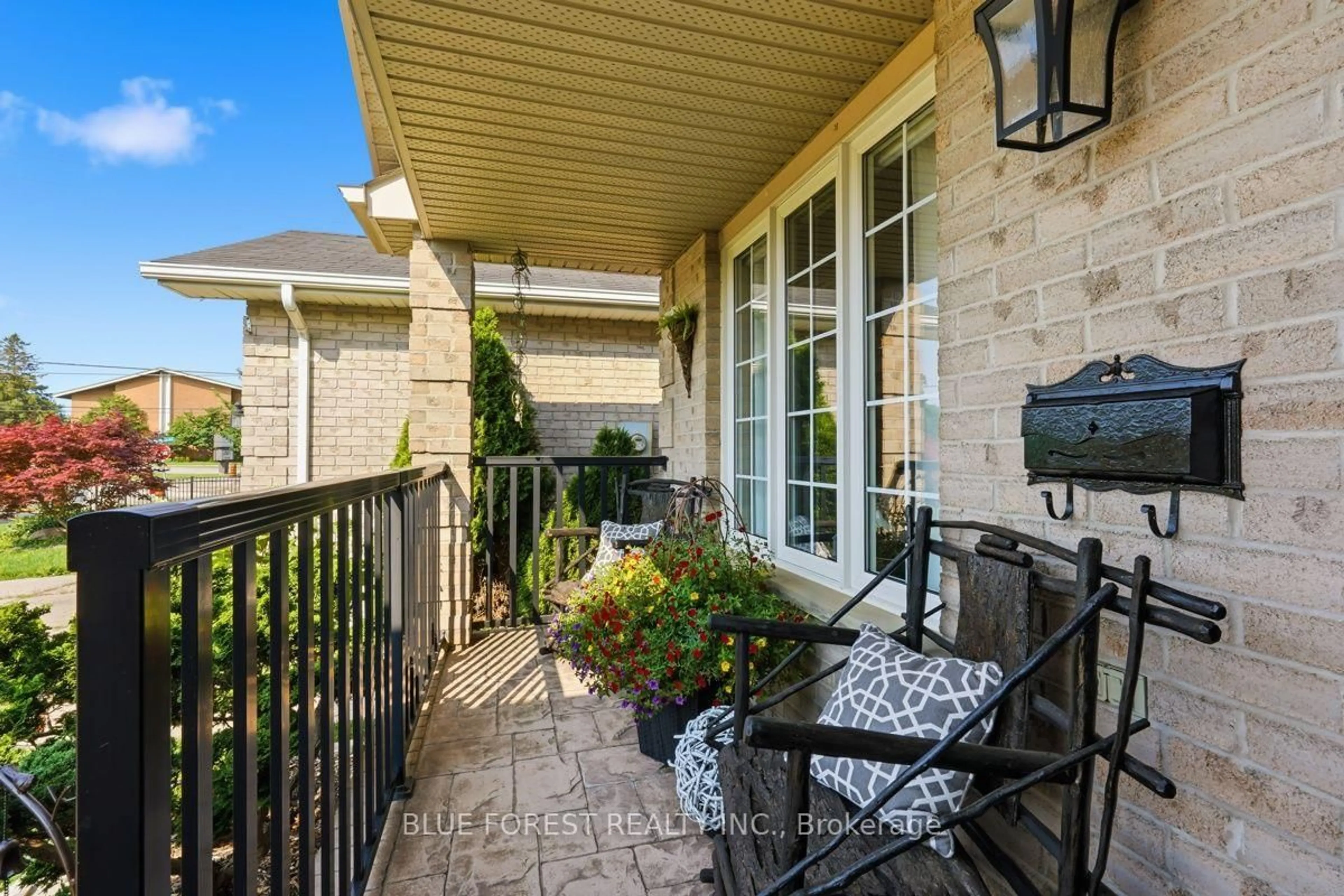 Patio, street for 241 Oldham St, London South Ontario N5Z 5E3