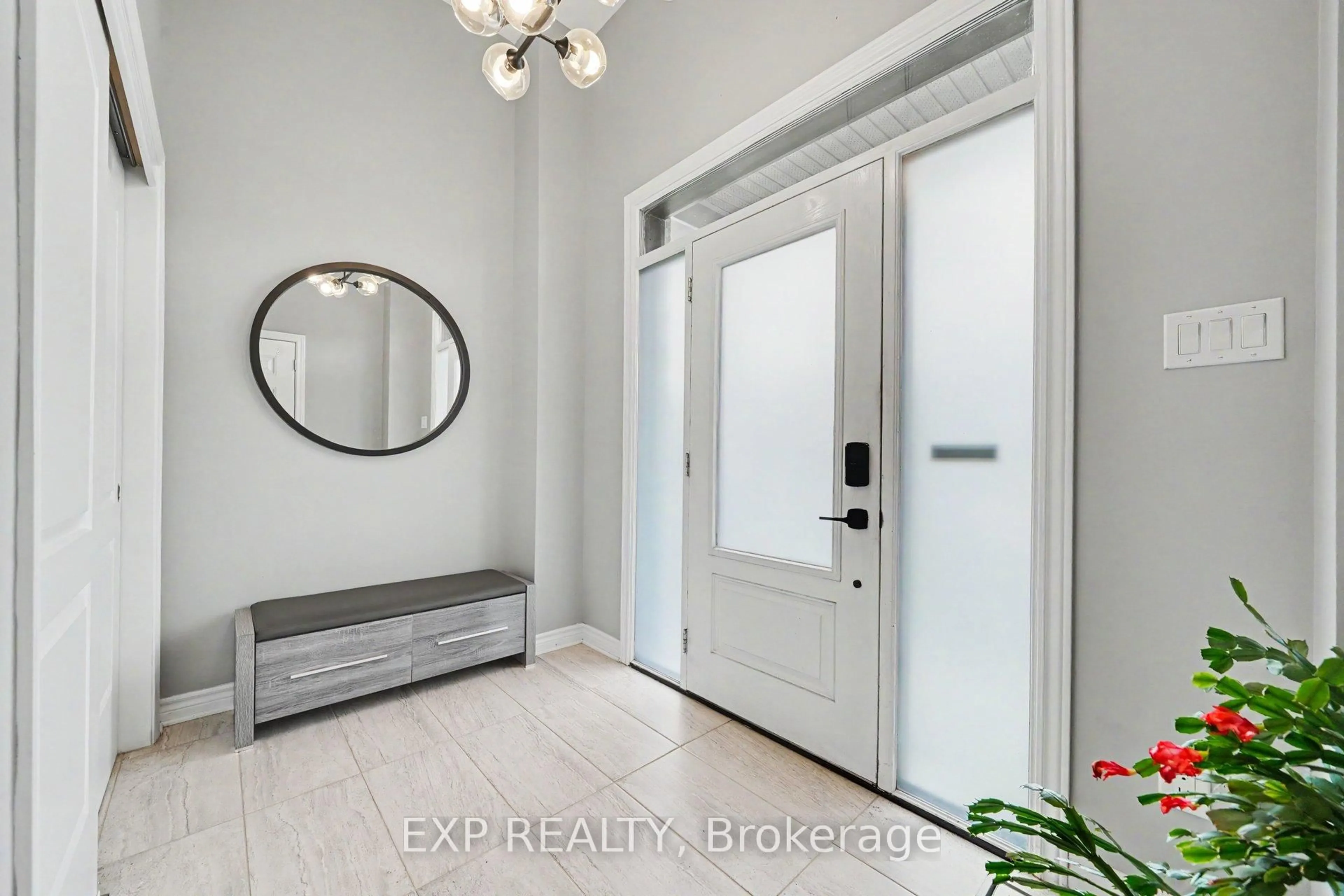 Indoor entryway for 707 Cashmere Terr, Ottawa Ontario K2J 6M2