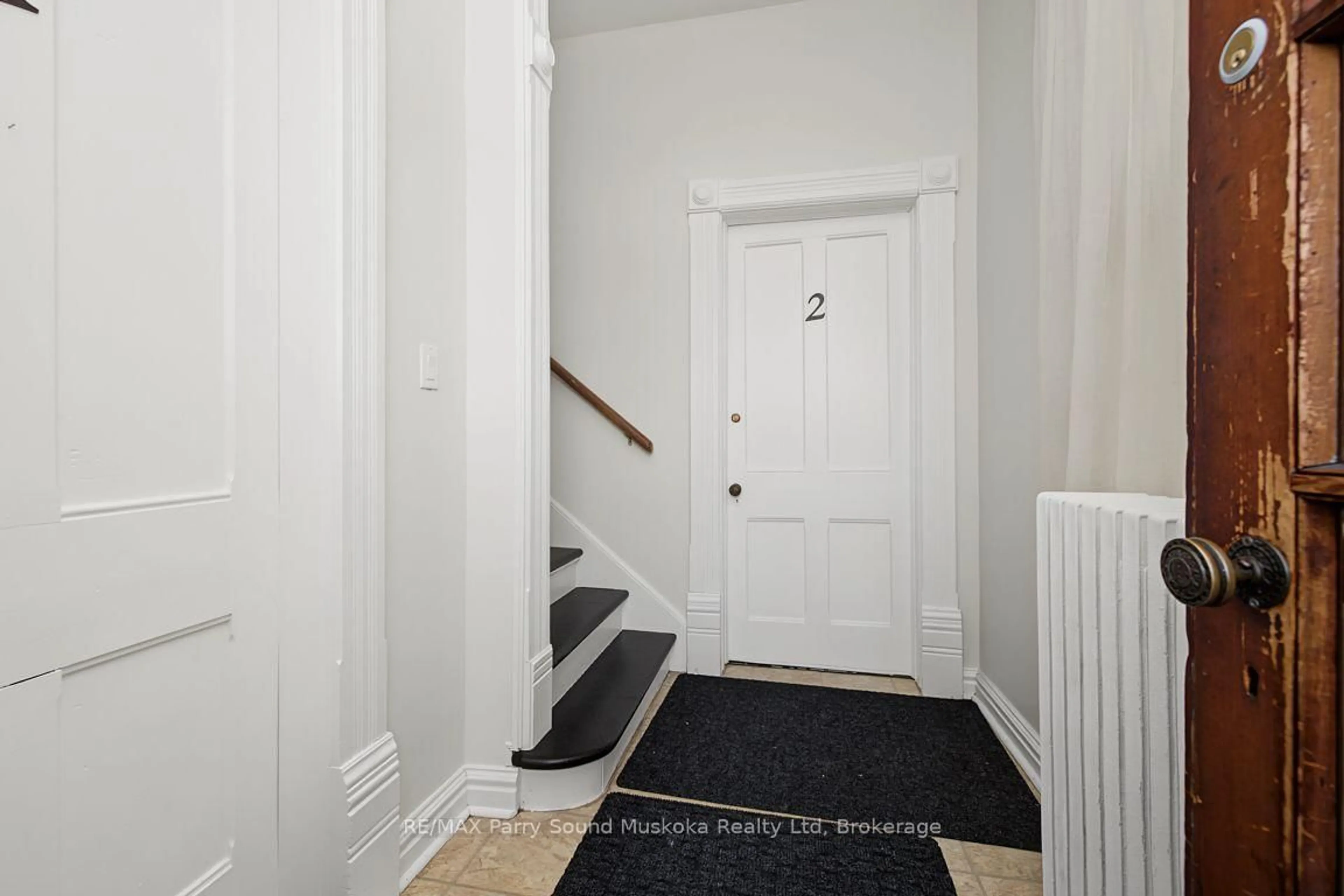 Indoor foyer for 46 Church St, Parry Sound Ontario P2A 1Y5
