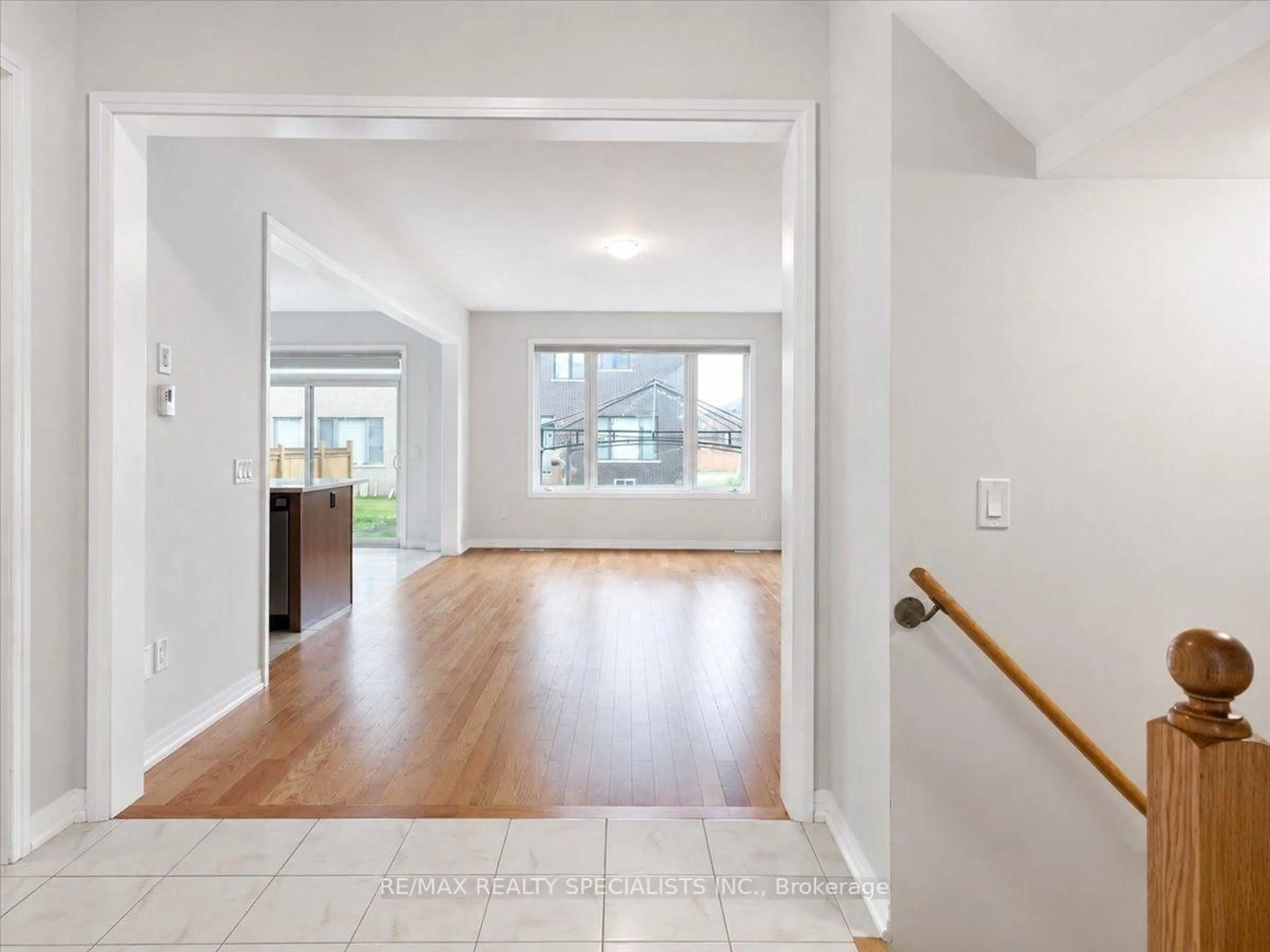 Indoor entryway for 169 Silverwood Cres, Woodstock Ontario N4T 0M6