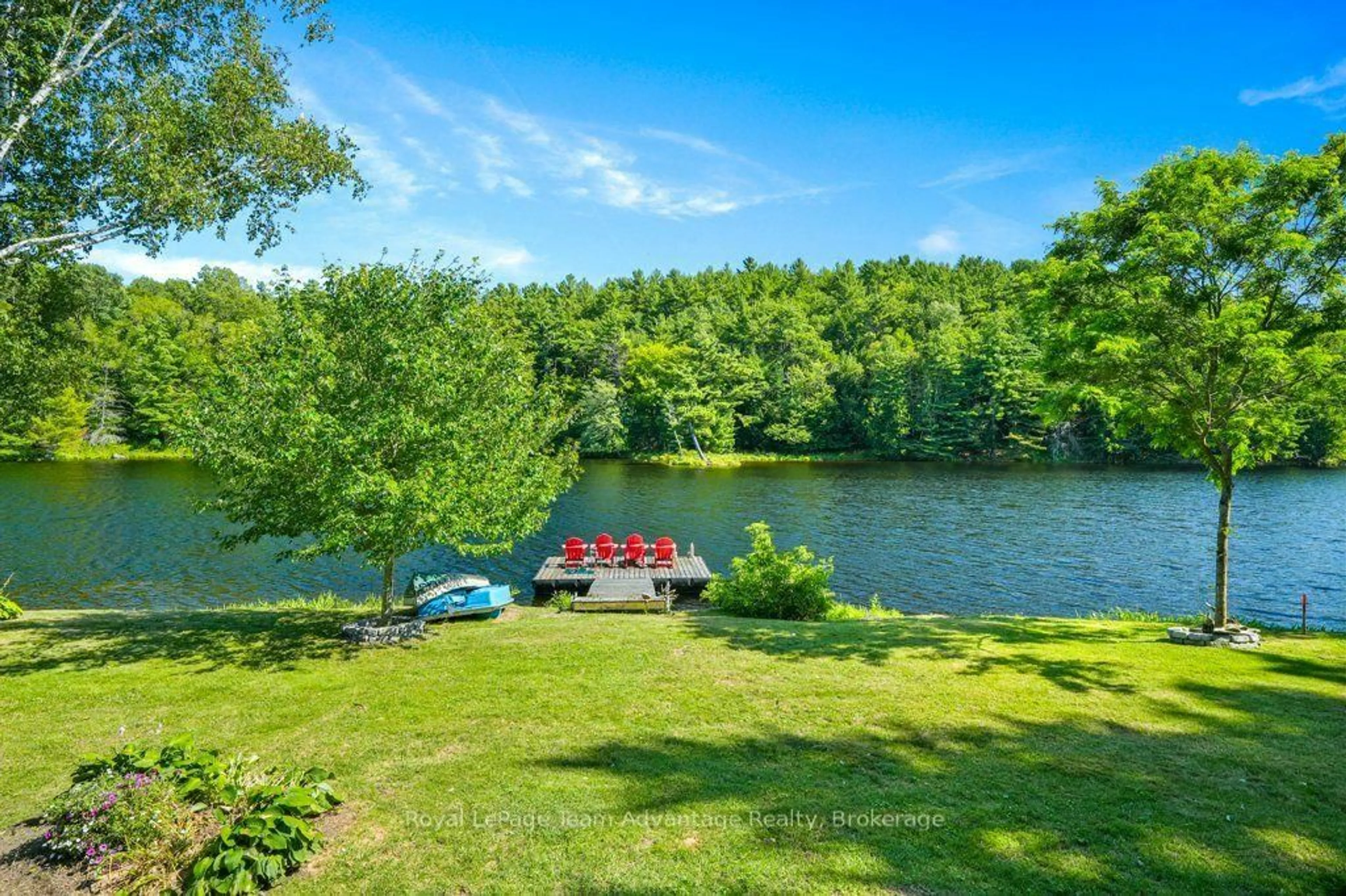 A pic from outside/outdoor area/front of a property/back of a property/a pic from drone, water/lake/river/ocean view for 6 Ginnie St, Parry Sound Ontario P2A 1L1