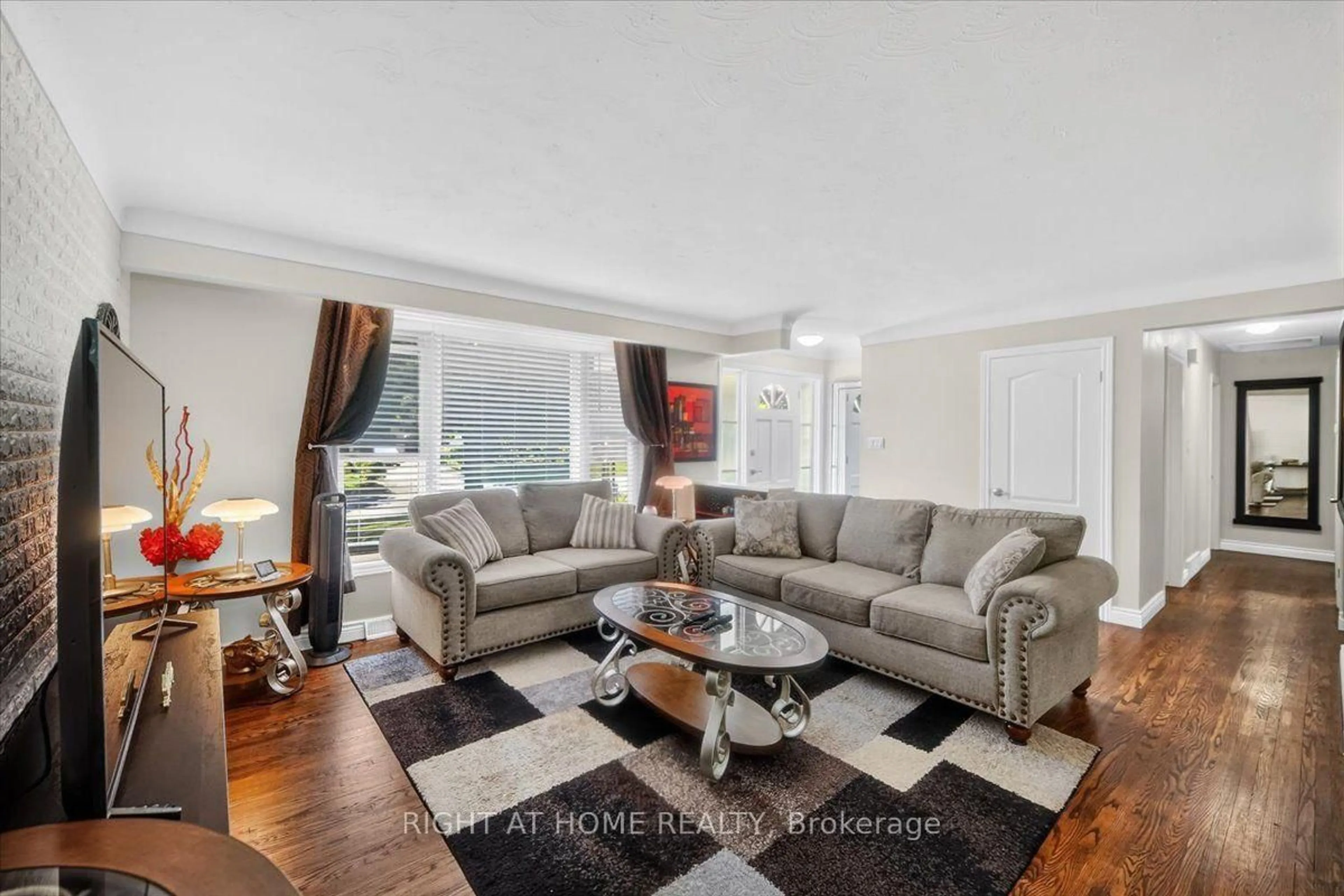 Living room with furniture, unknown for 43 Monarch Park Dr, St. Catharines Ontario L2M 3K8