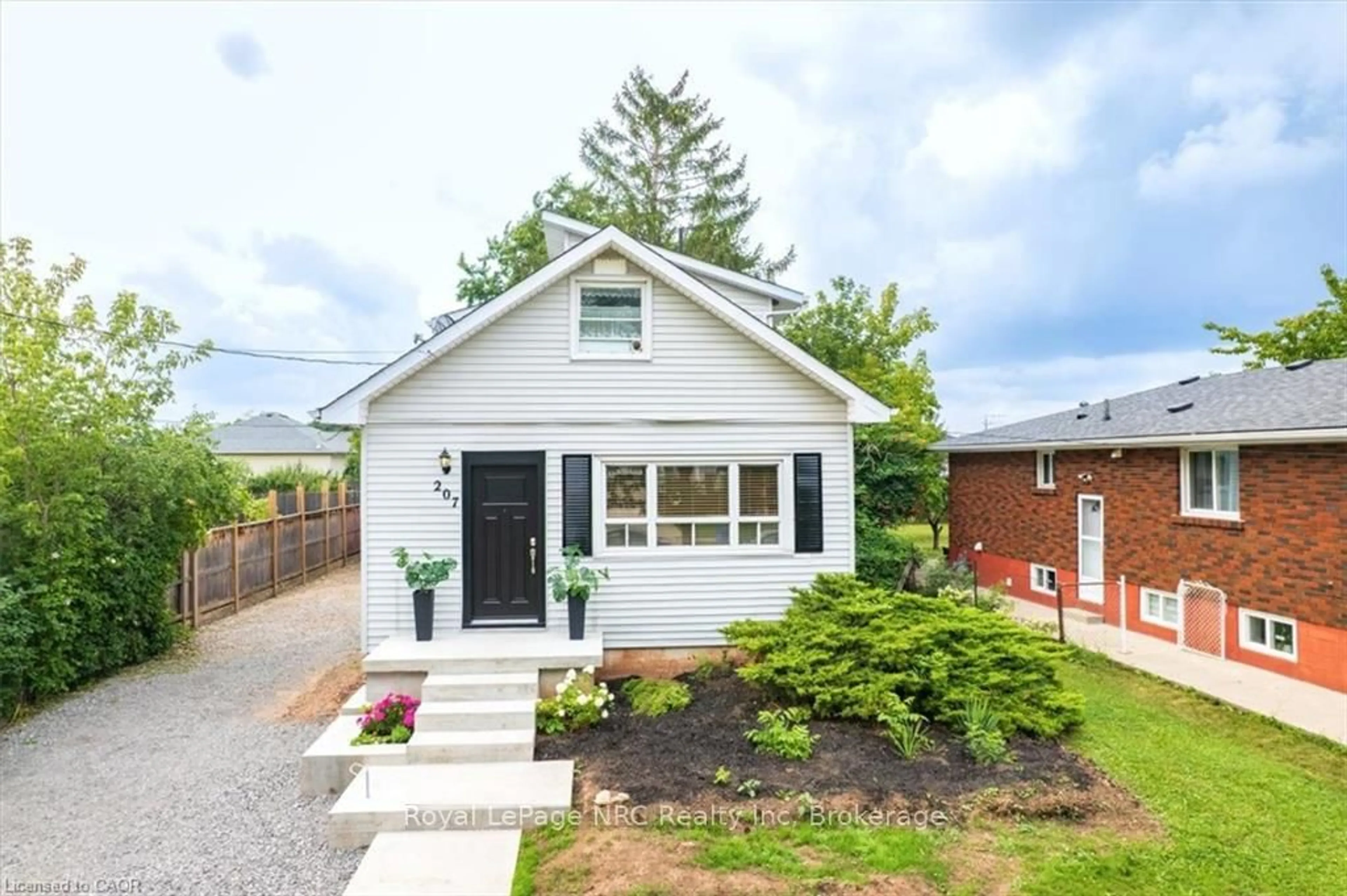 Unknown for 207 Green Rd, Hamilton Ontario L8E 2A4
