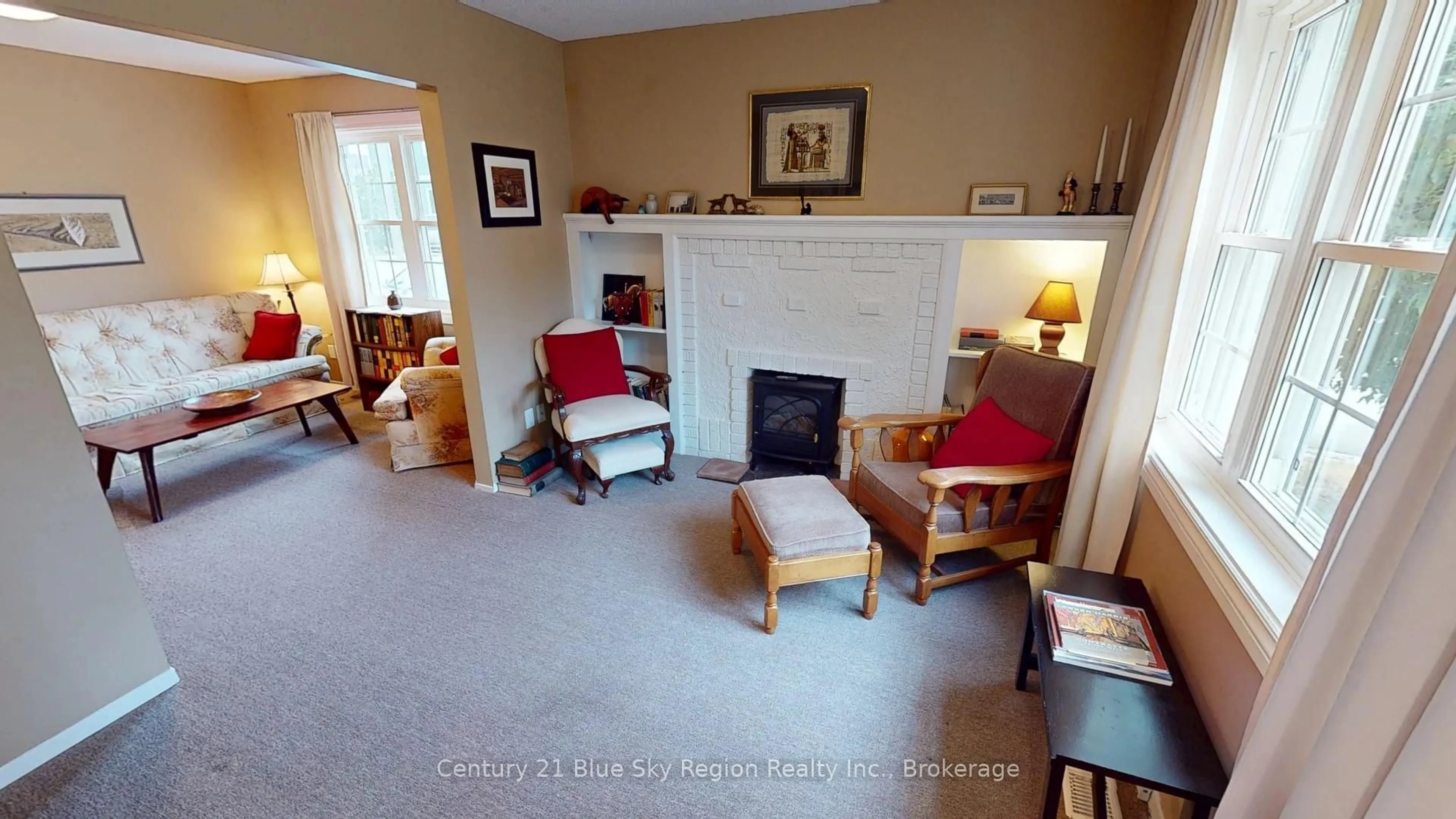 Living room with furniture, unknown for 604 Galt St, North Bay Ontario P1B 5M8