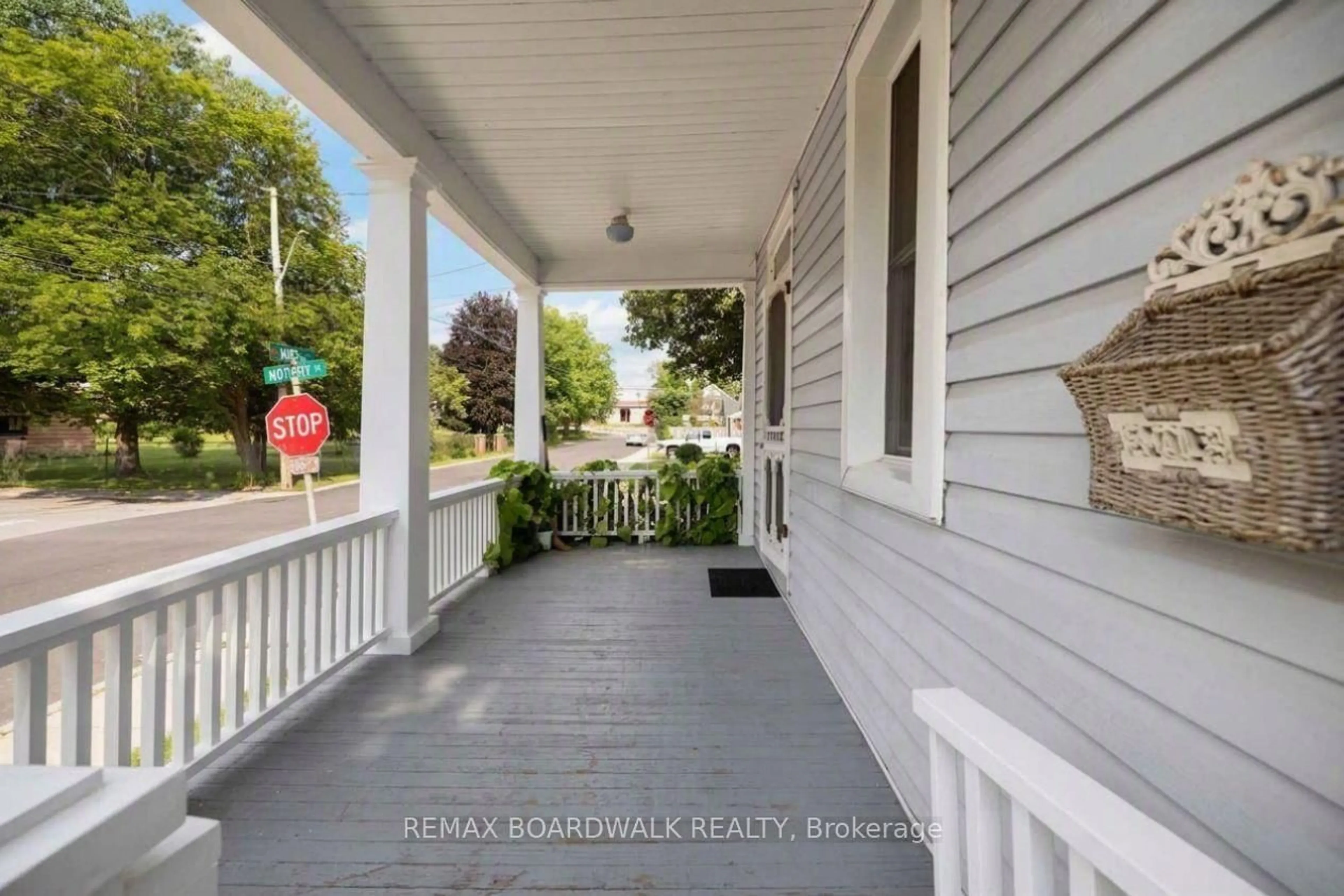 Unknown for 291 James St, Carleton Place Ontario K7C 3G7