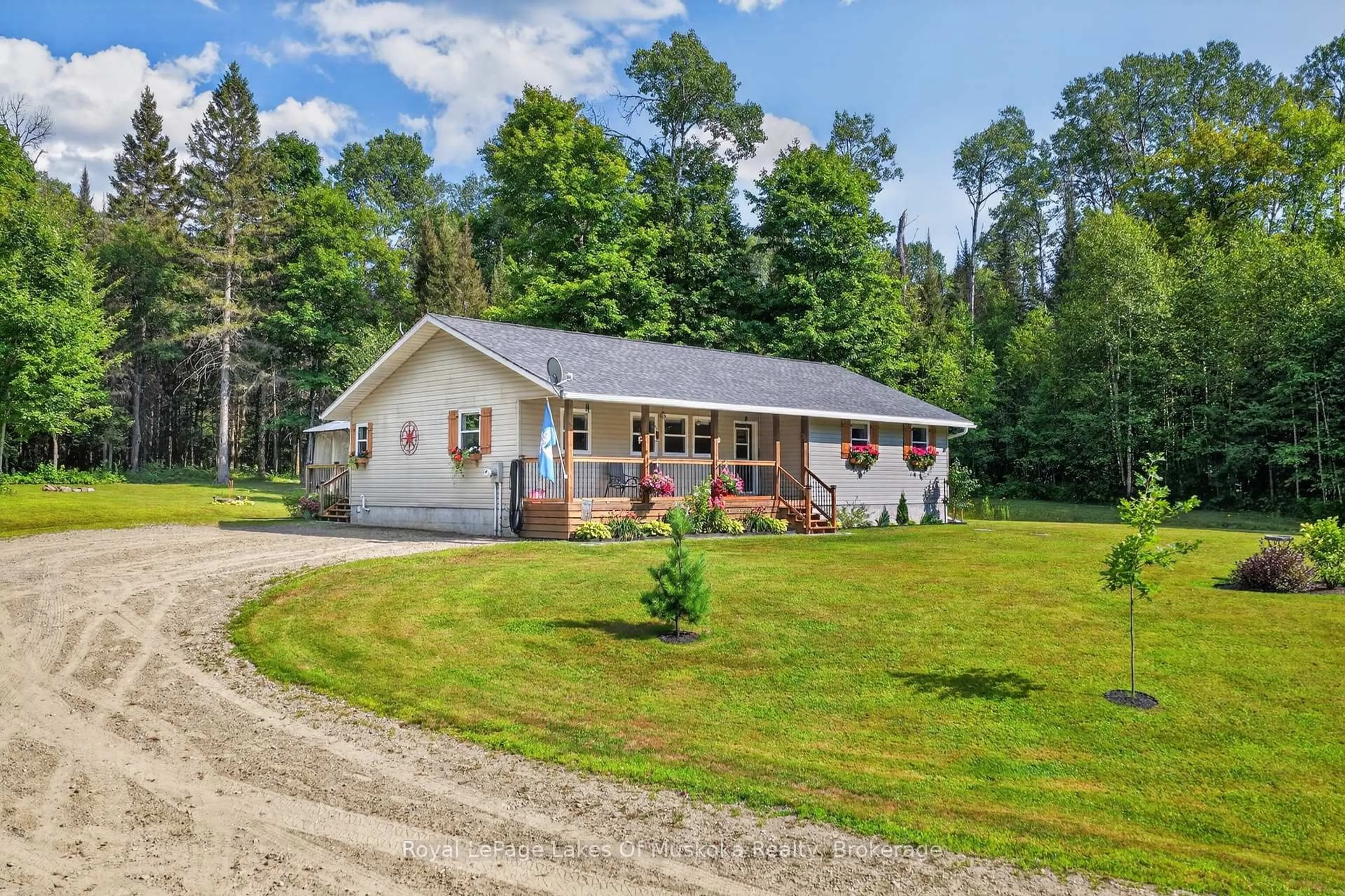 A pic from outside/outdoor area/front of a property/back of a property/a pic from drone, unknown for 400 Chetwynd Rd, Armour Ontario P0A 1C0