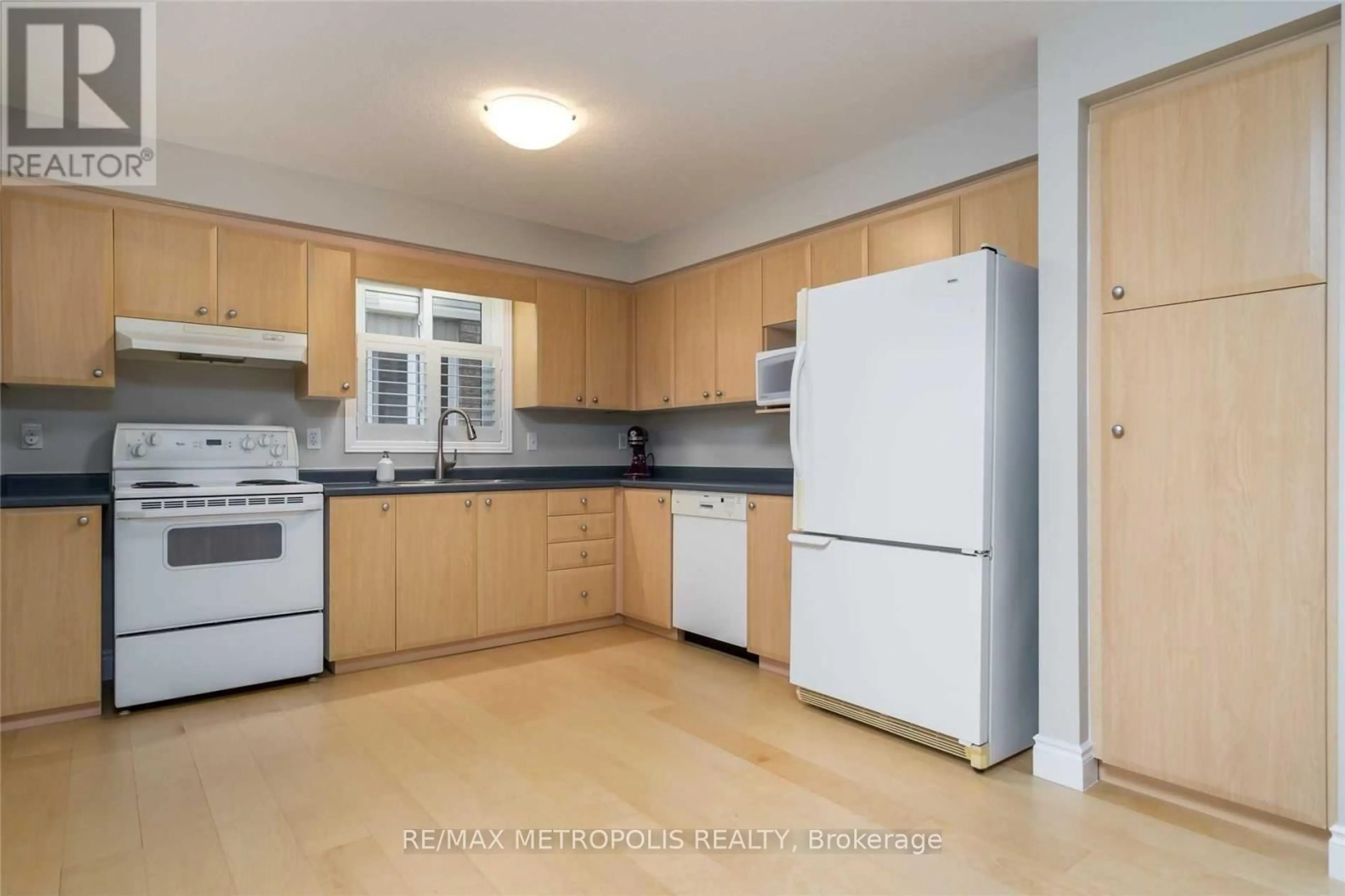 Standard kitchen, unknown for 472 Hidden Creek Dr, Kitchener Ontario N2N 3M1