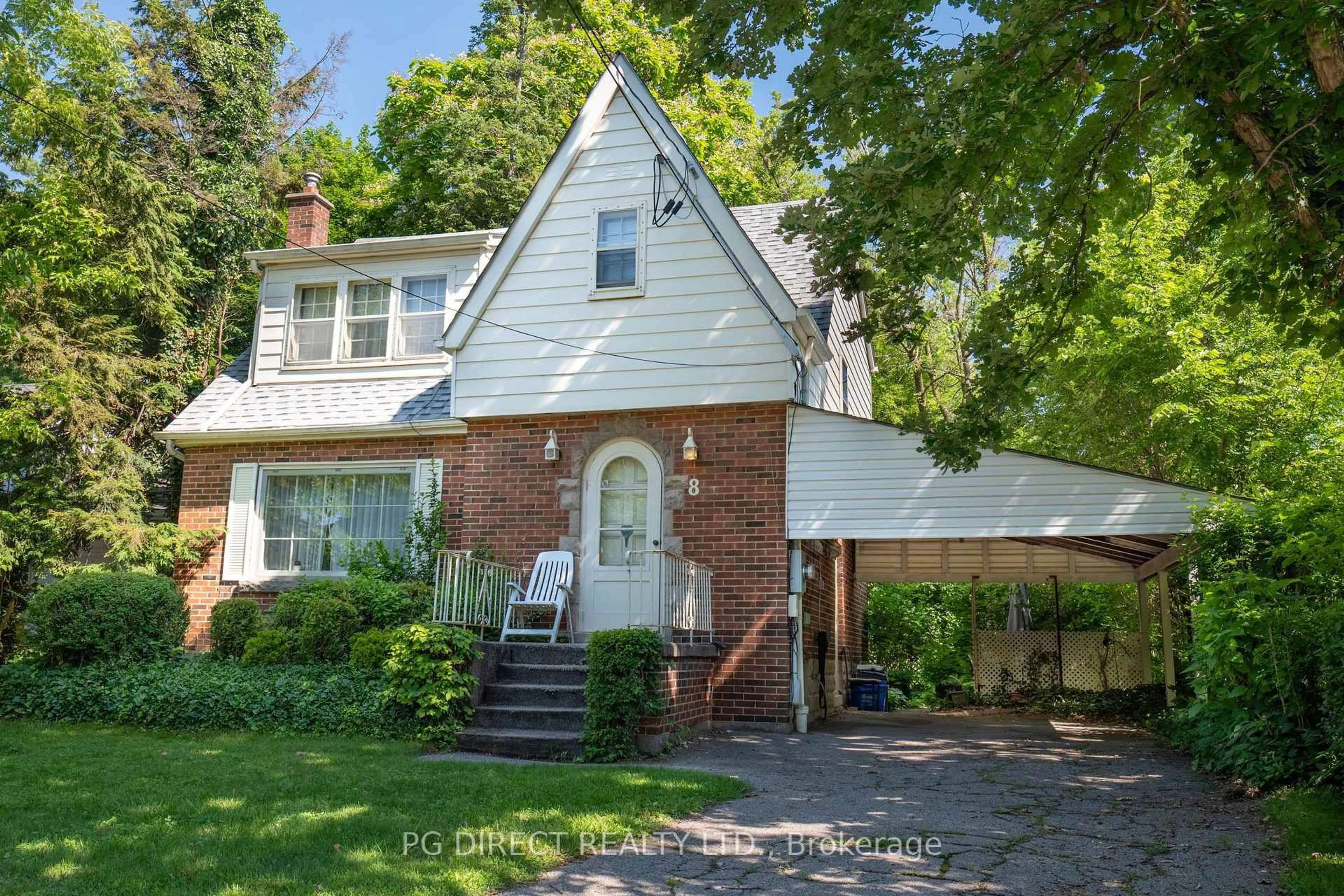 Home with brick exterior material, street for 8 Sanders Blvd, Hamilton Ontario L8S 3H8