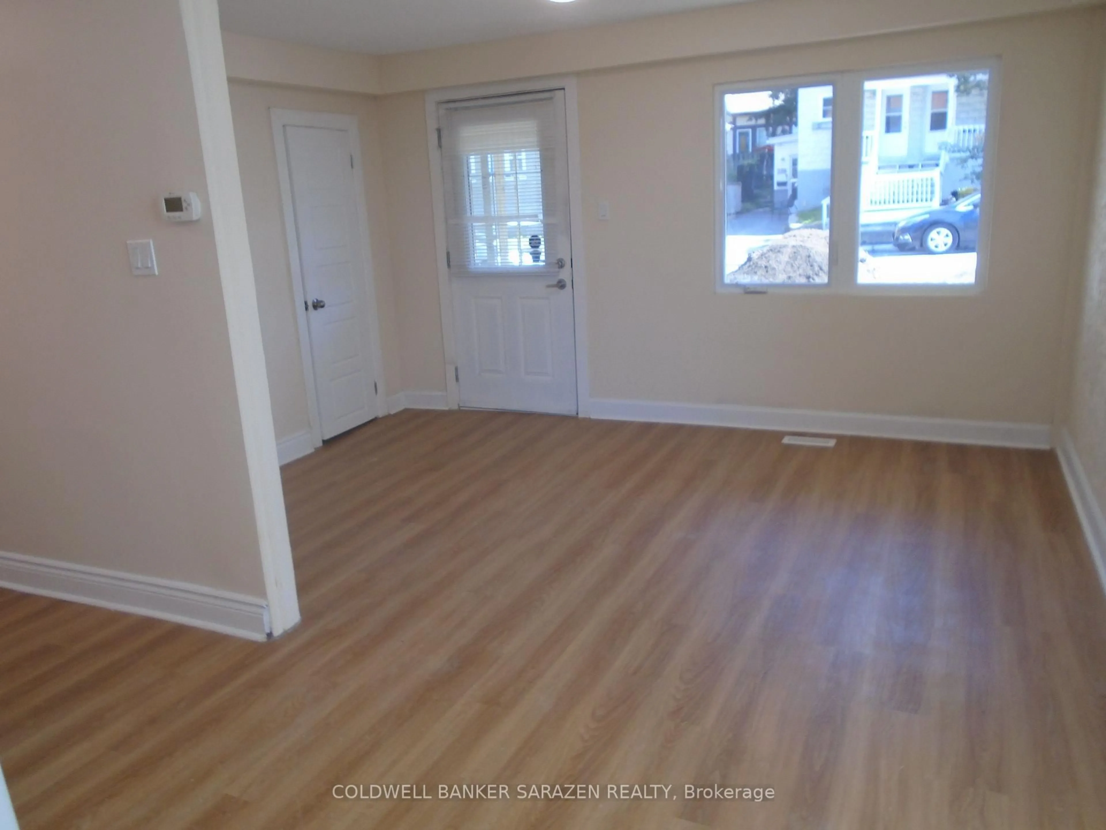 A pic of a room for 383 Montfort St, Ottawa Ontario K1L 5M9