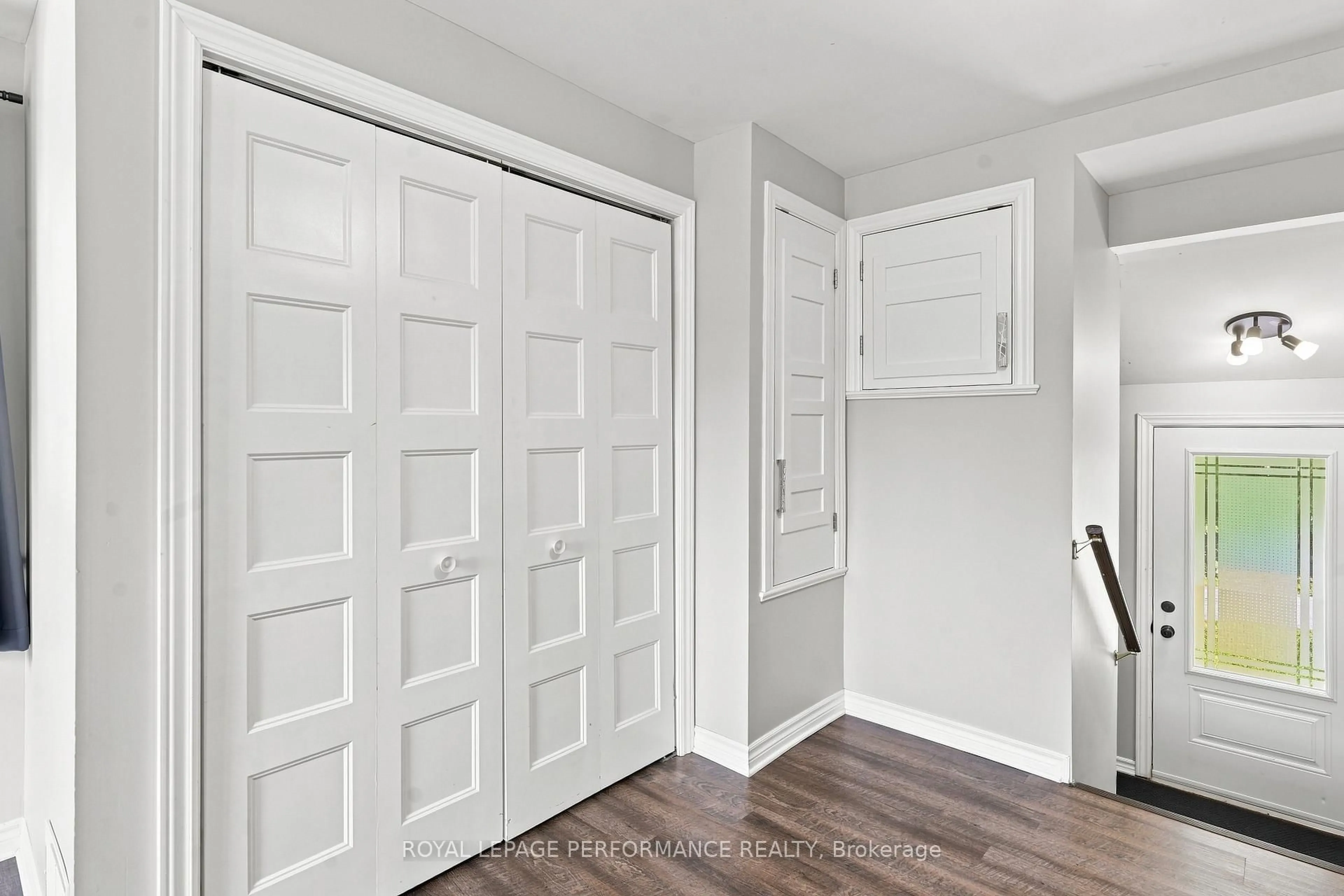 Indoor entryway for 2971 Chartrand St, Champlain Ontario K0B 1J0