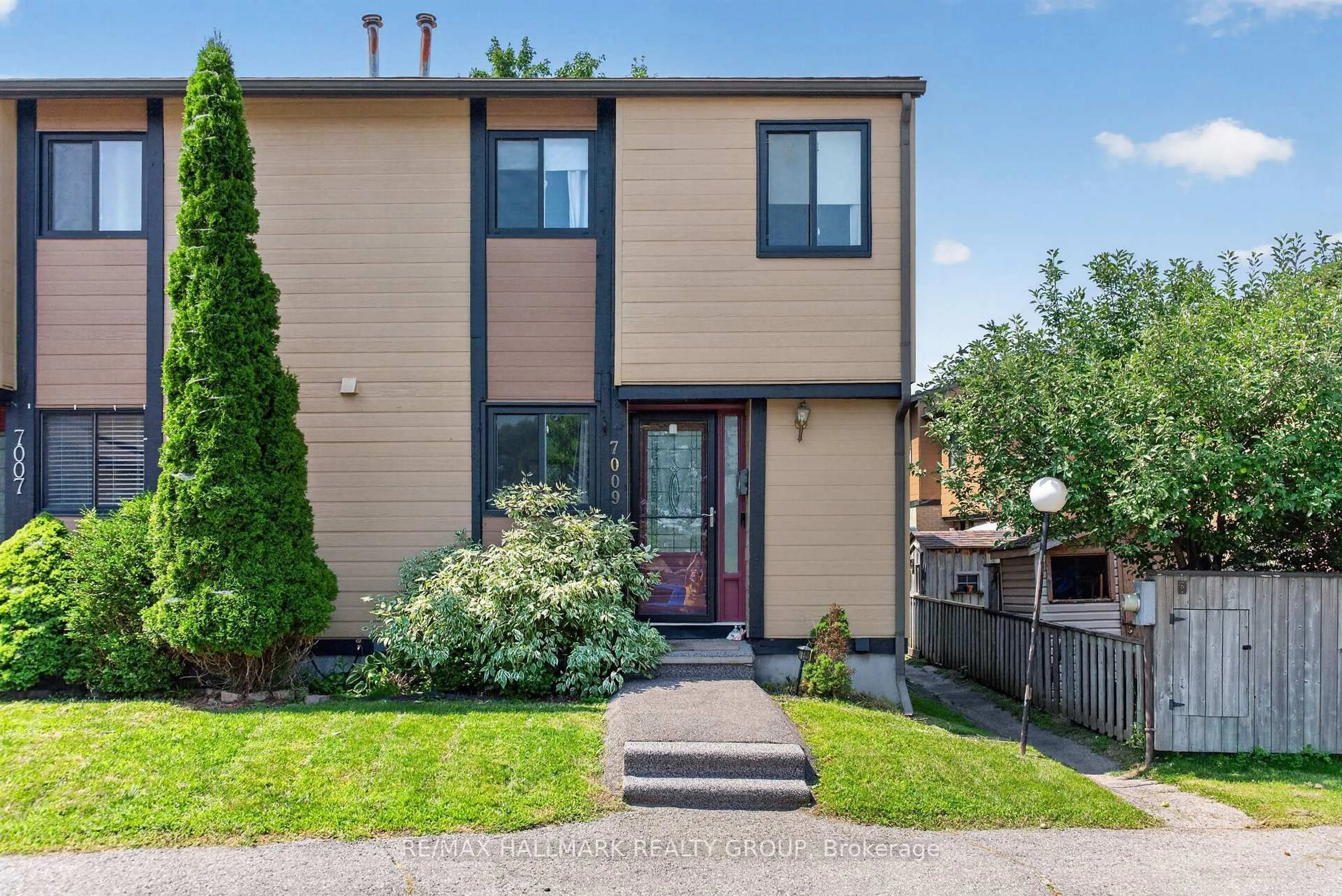 Unknown for 7009 Bilberry Dr, Orleans Ontario K1C 2C2