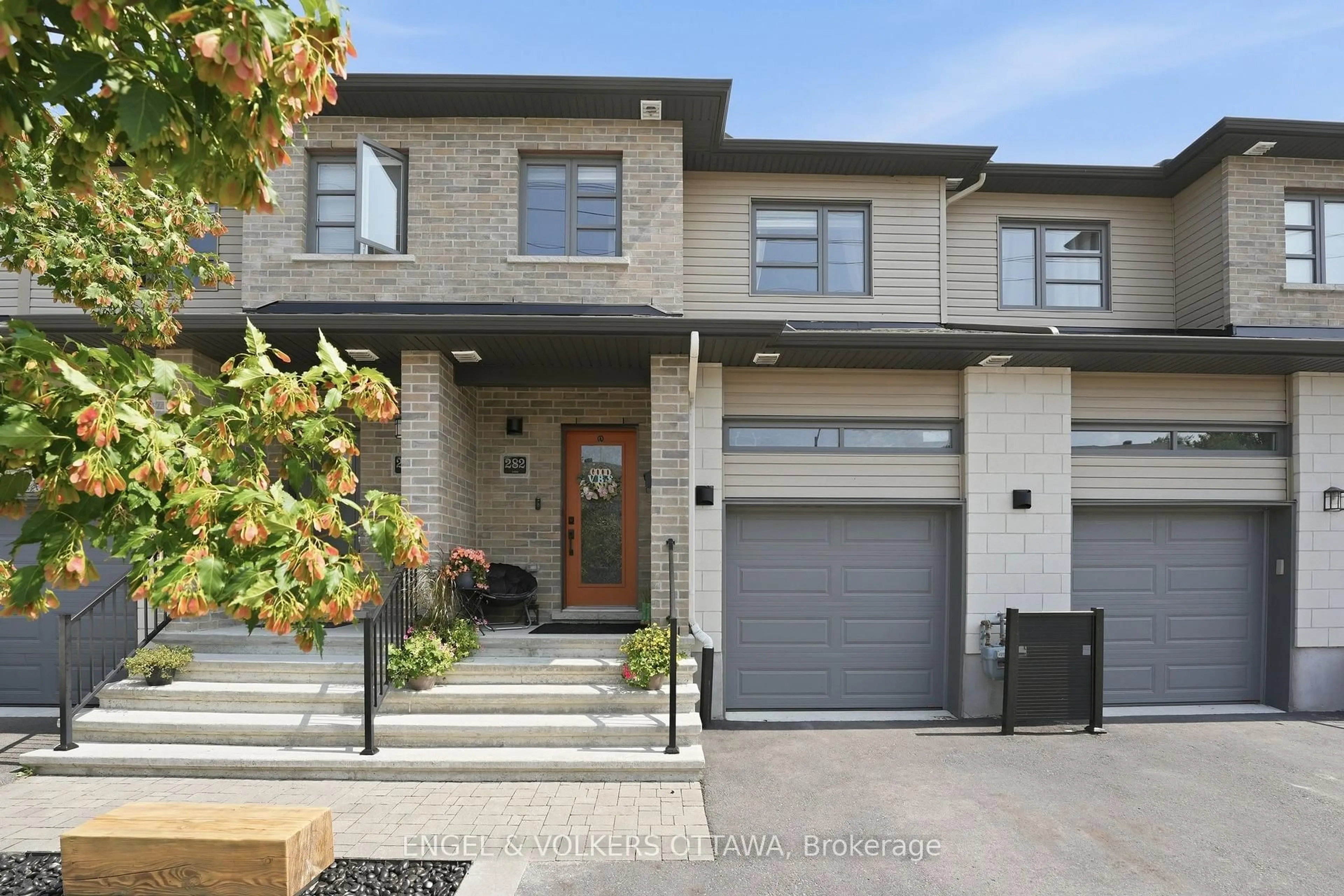 Home with brick exterior material, street for 282 Munro St, Carleton Place Ontario K7C 0P2