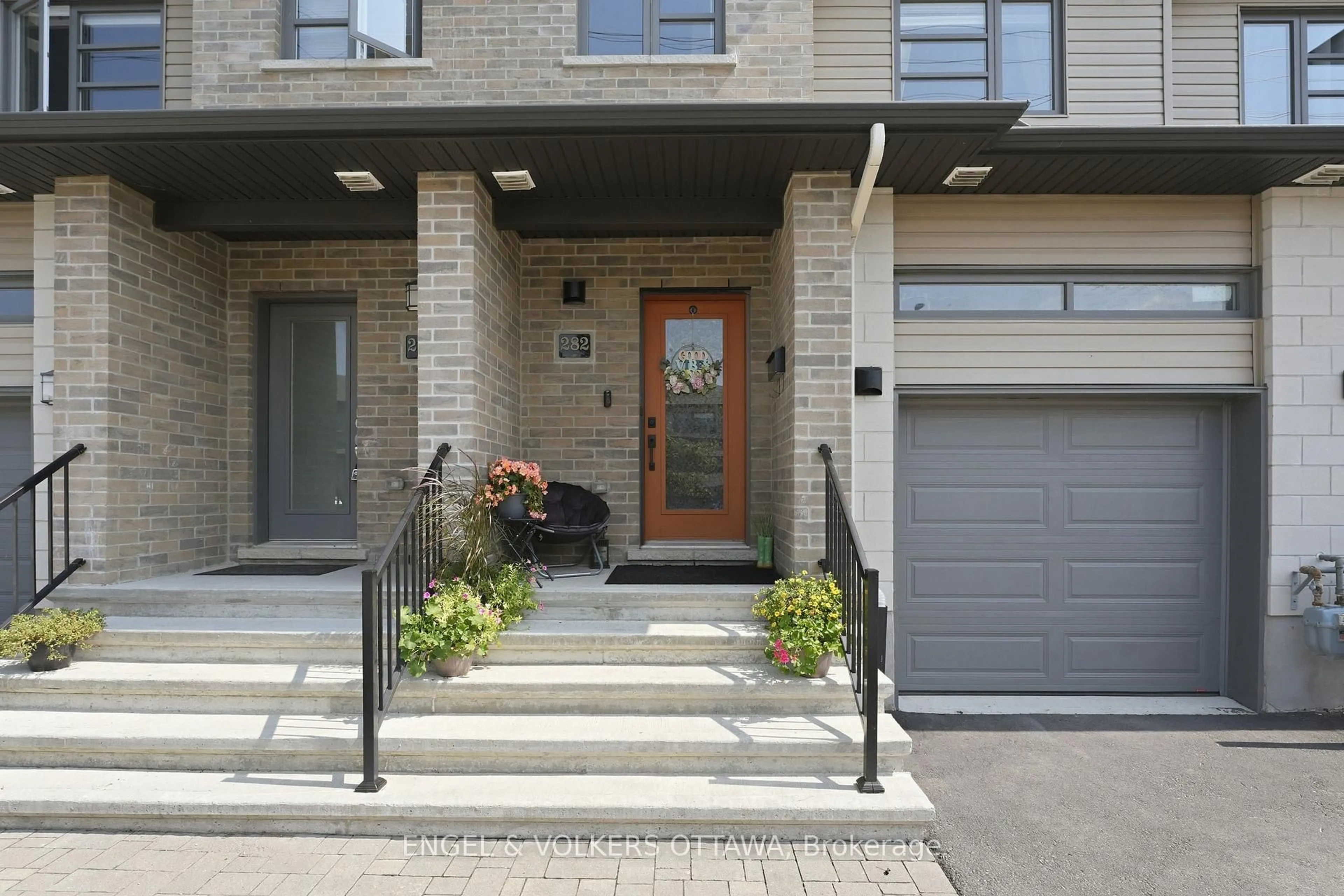 Home with brick exterior material, street for 282 Munro St, Carleton Place Ontario K7C 0P2