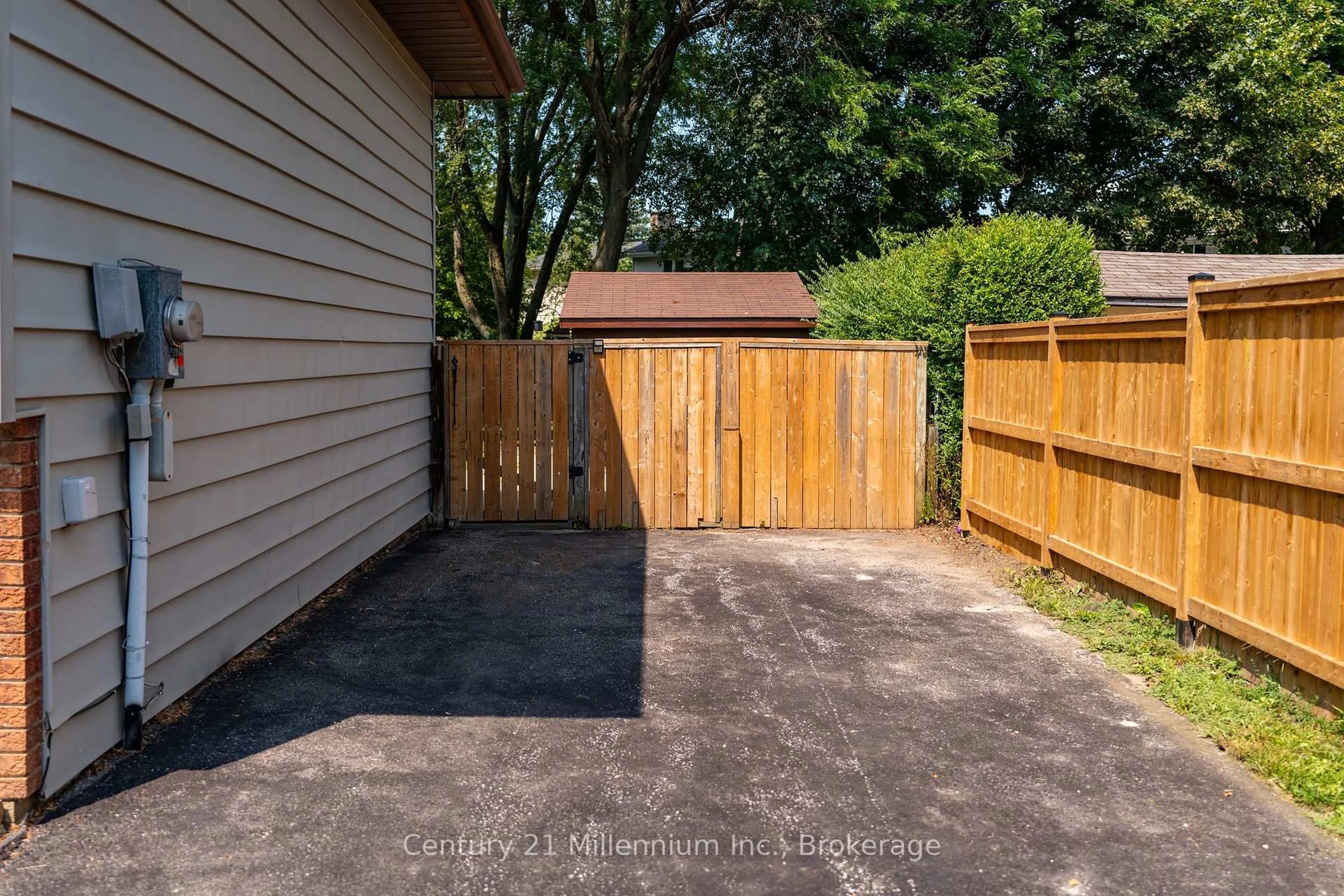 Patio, street for 580 2nd A St, Owen Sound Ontario N4K 6H4