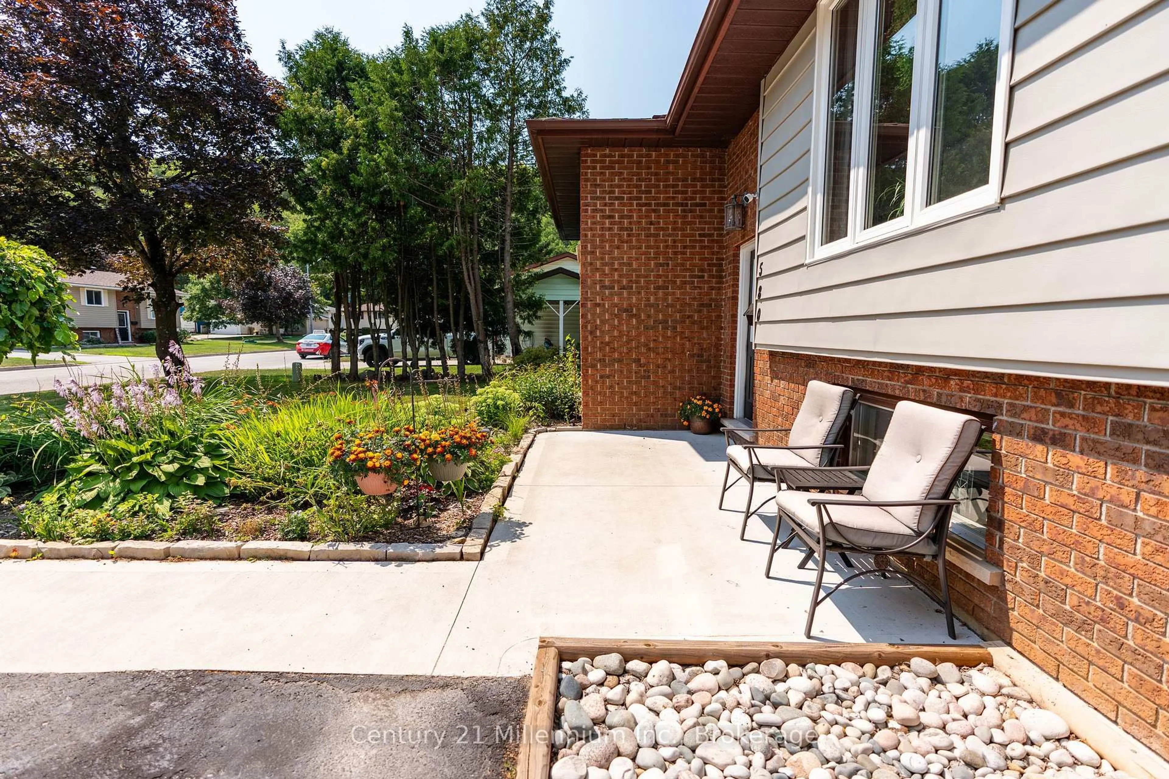 Patio, street for 580 2nd A St, Owen Sound Ontario N4K 6H4