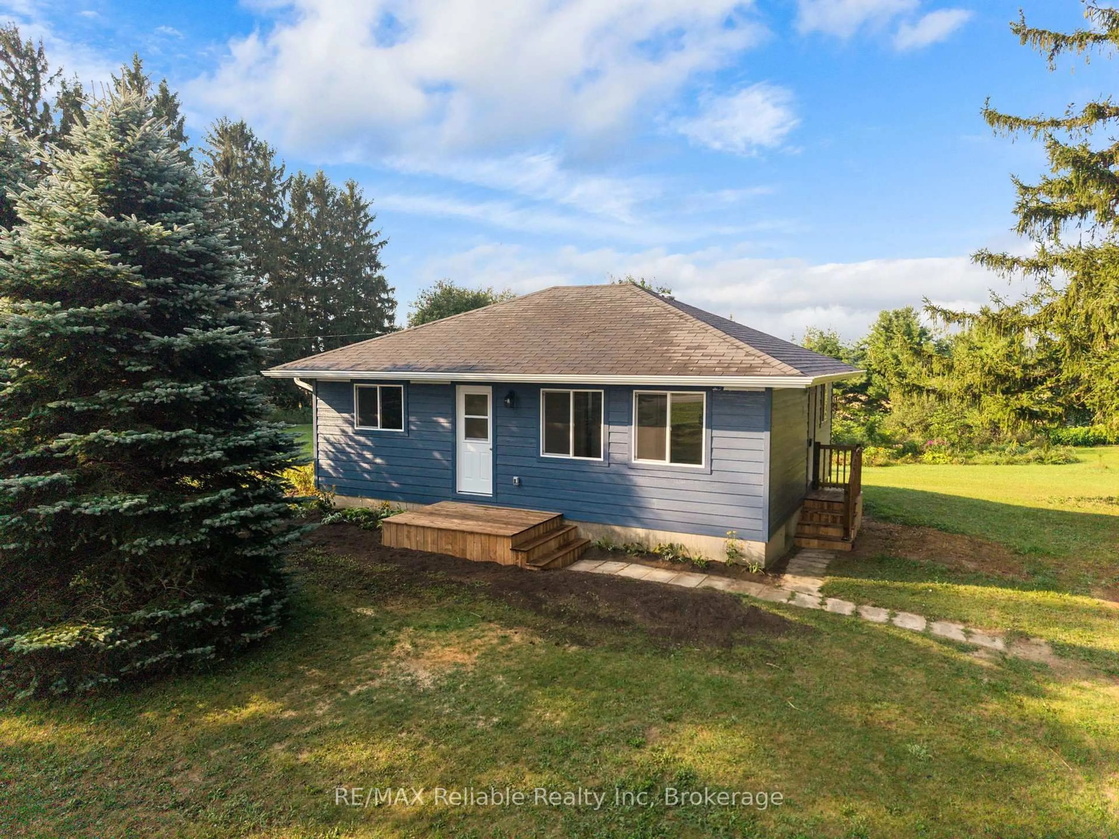 A pic from outside/outdoor area/front of a property/back of a property/a pic from drone, unknown for 41323 Front Rd, Huron East Ontario N0K 1W0