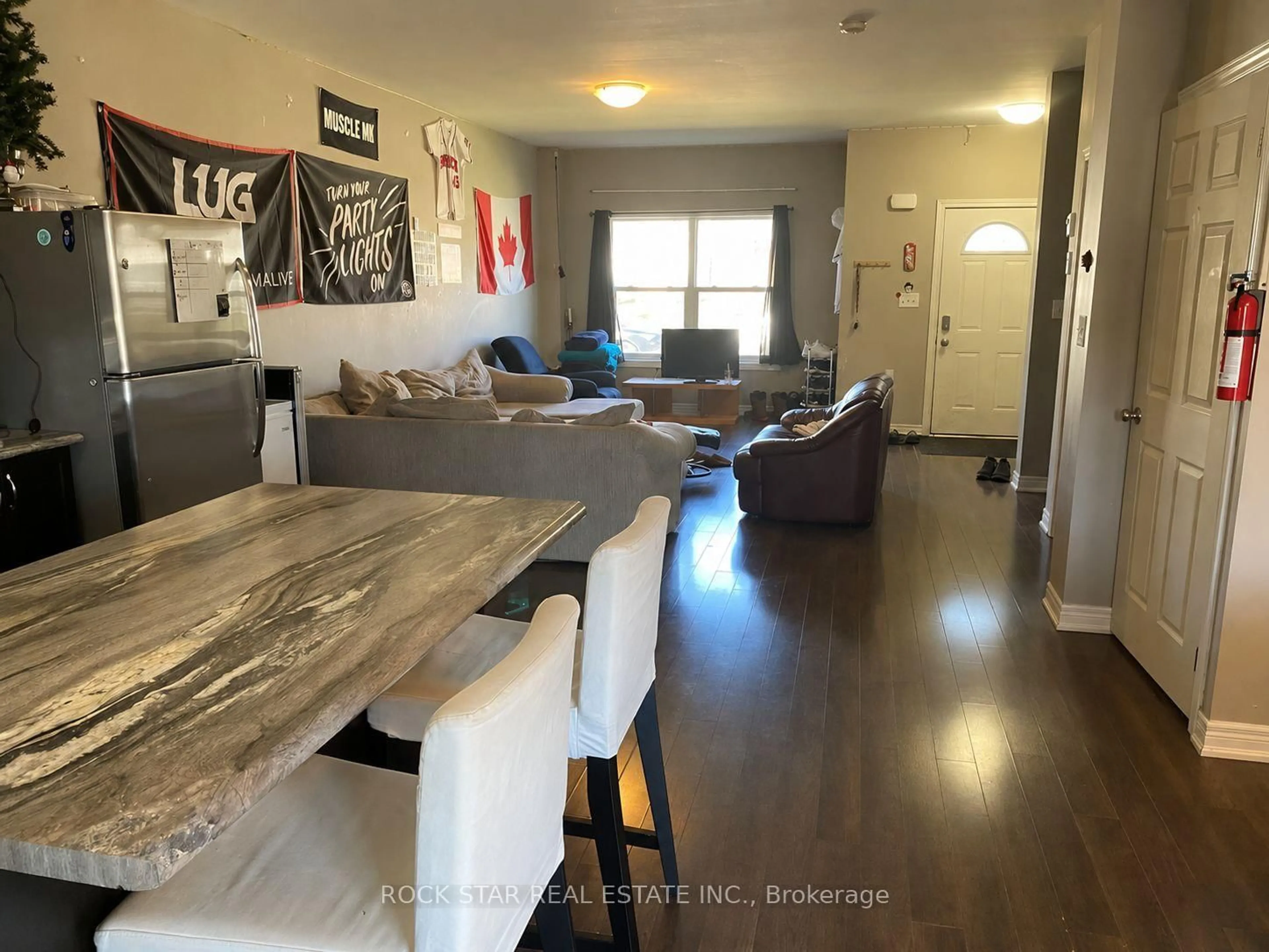 Living room with furniture, wood/laminate floor for 20B CHESTNUT St, St. Catharines Ontario L2T 1G7
