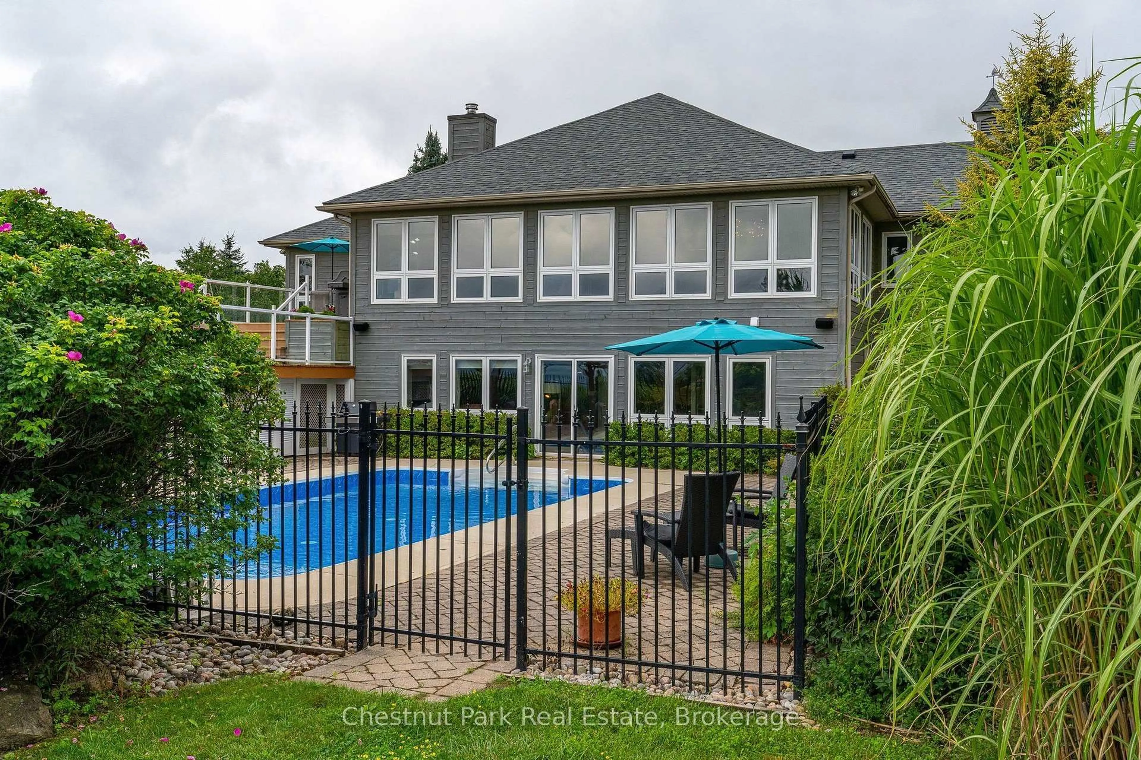 Home with vinyl exterior material, water/lake/river/ocean view for 103 Ridgecrest Lane, Meaford Ontario N0H 2P0