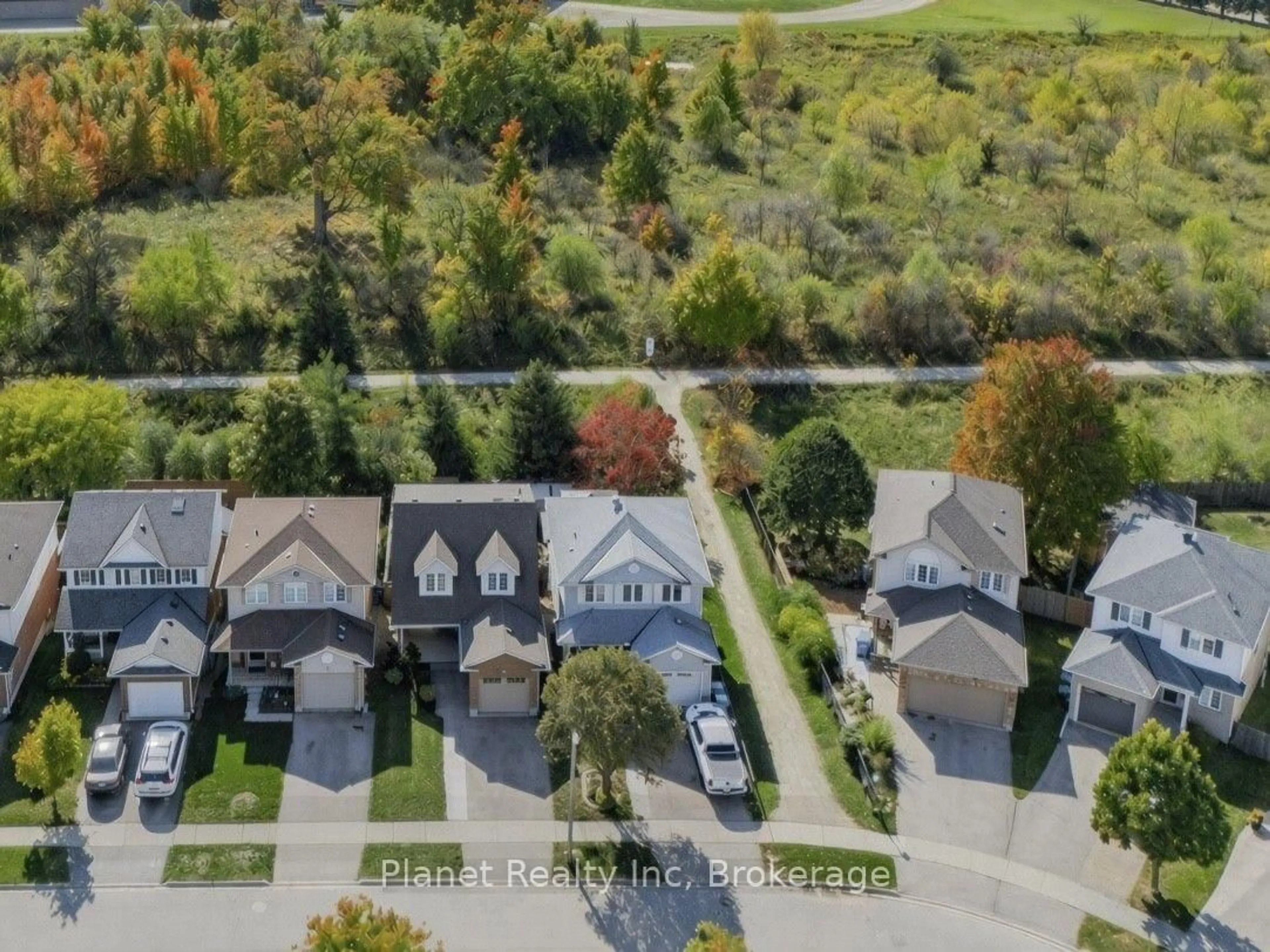 A pic from outside/outdoor area/front of a property/back of a property/a pic from drone, street for 41 Boulder Cres, Guelph Ontario N1G 5A2