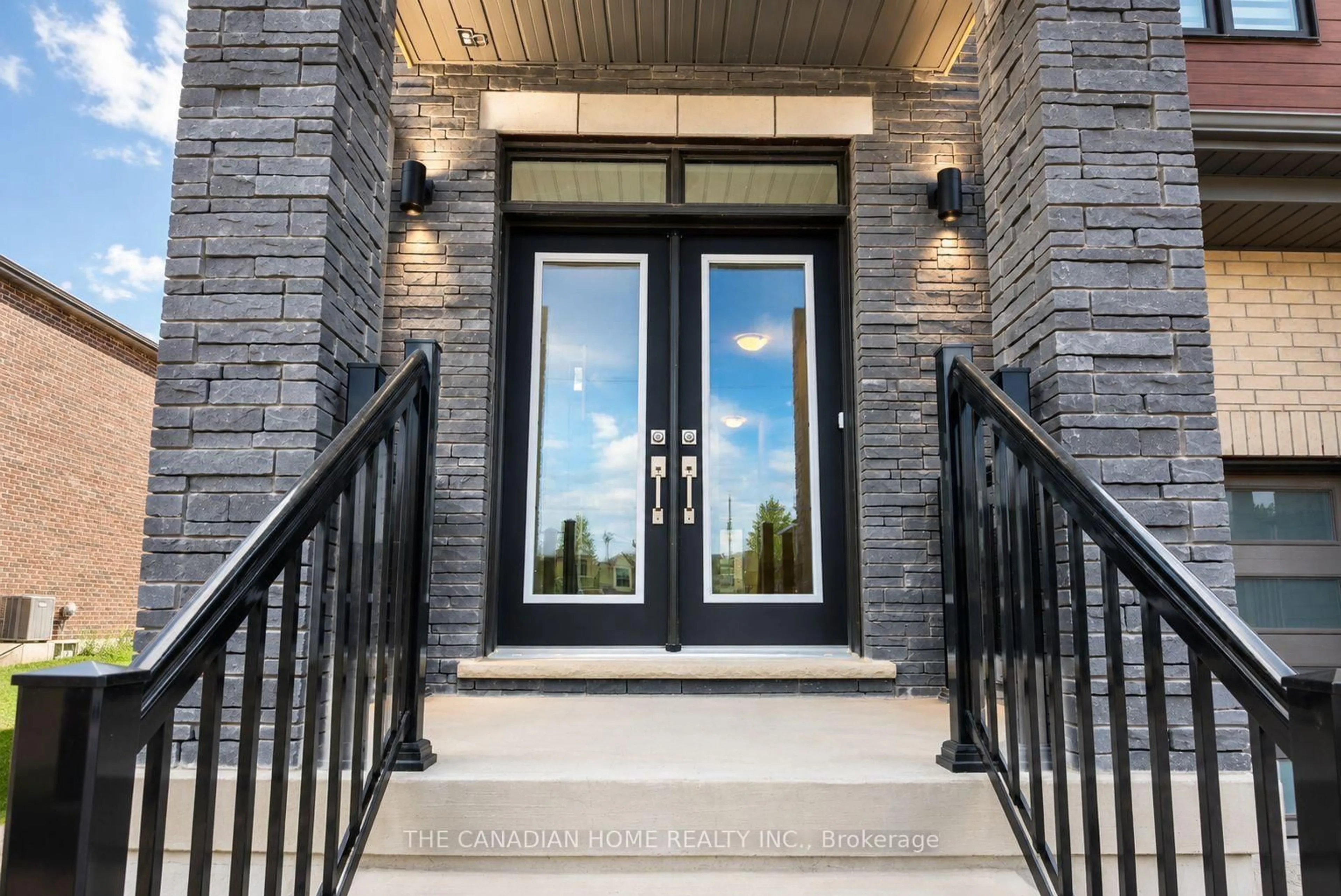Indoor entryway for 39 Picard St, Woolwich Ontario N0B 1M0