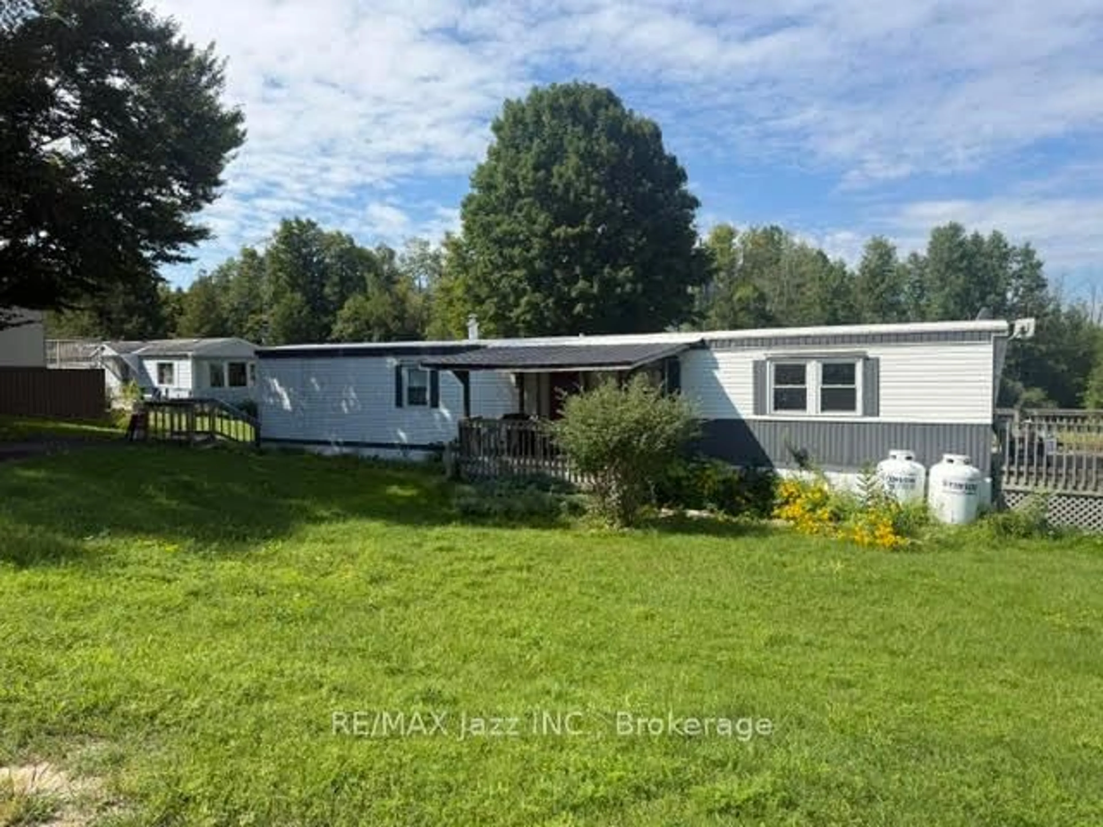 Home with vinyl exterior material, water/lake/river/ocean view for 266 Hillview Rd, Perth Ontario K7H 3C8