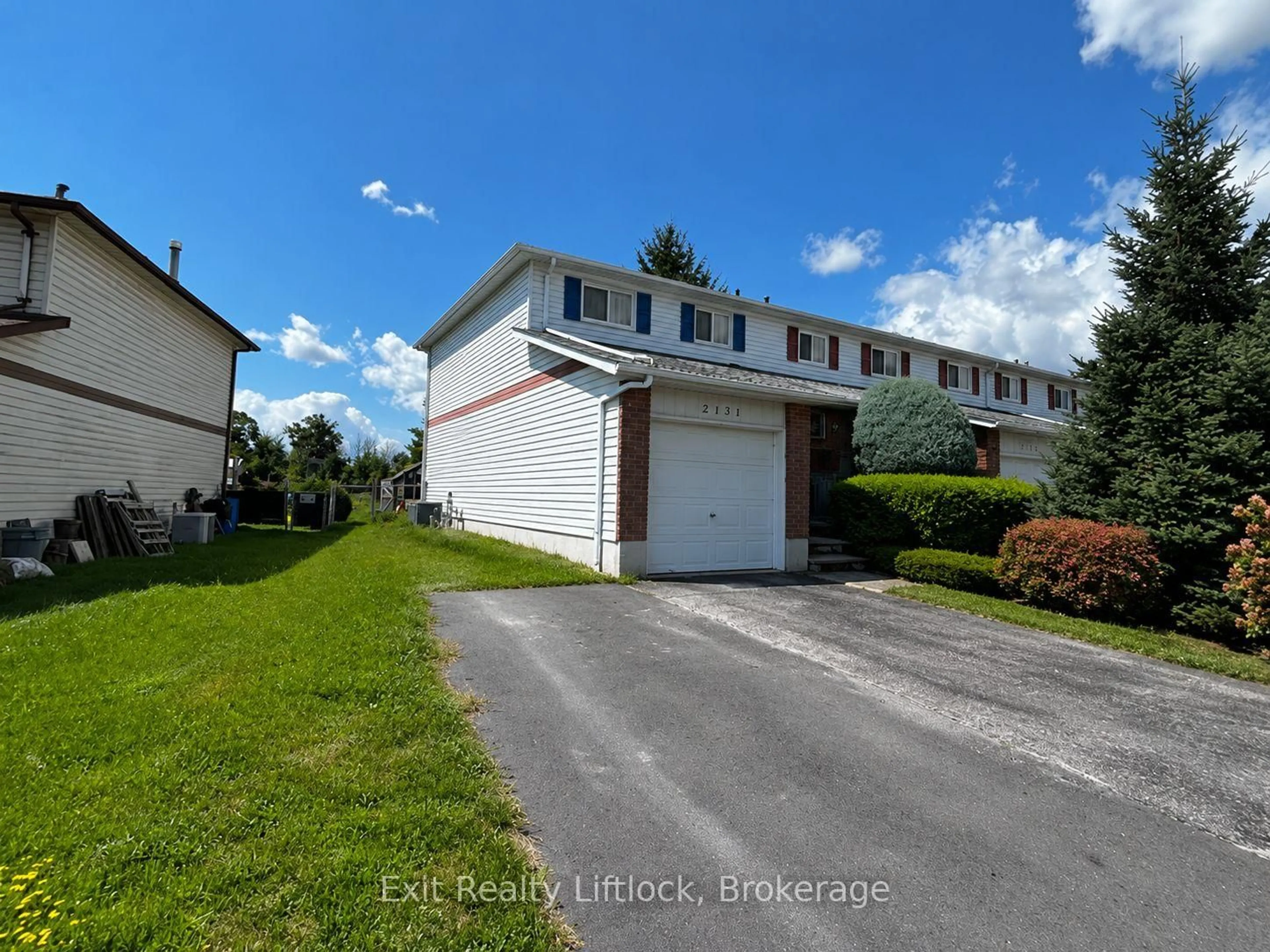 A pic from outside/outdoor area/front of a property/back of a property/a pic from drone, street for 2131 Walker Ave, Peterborough Ontario K9L 1T6