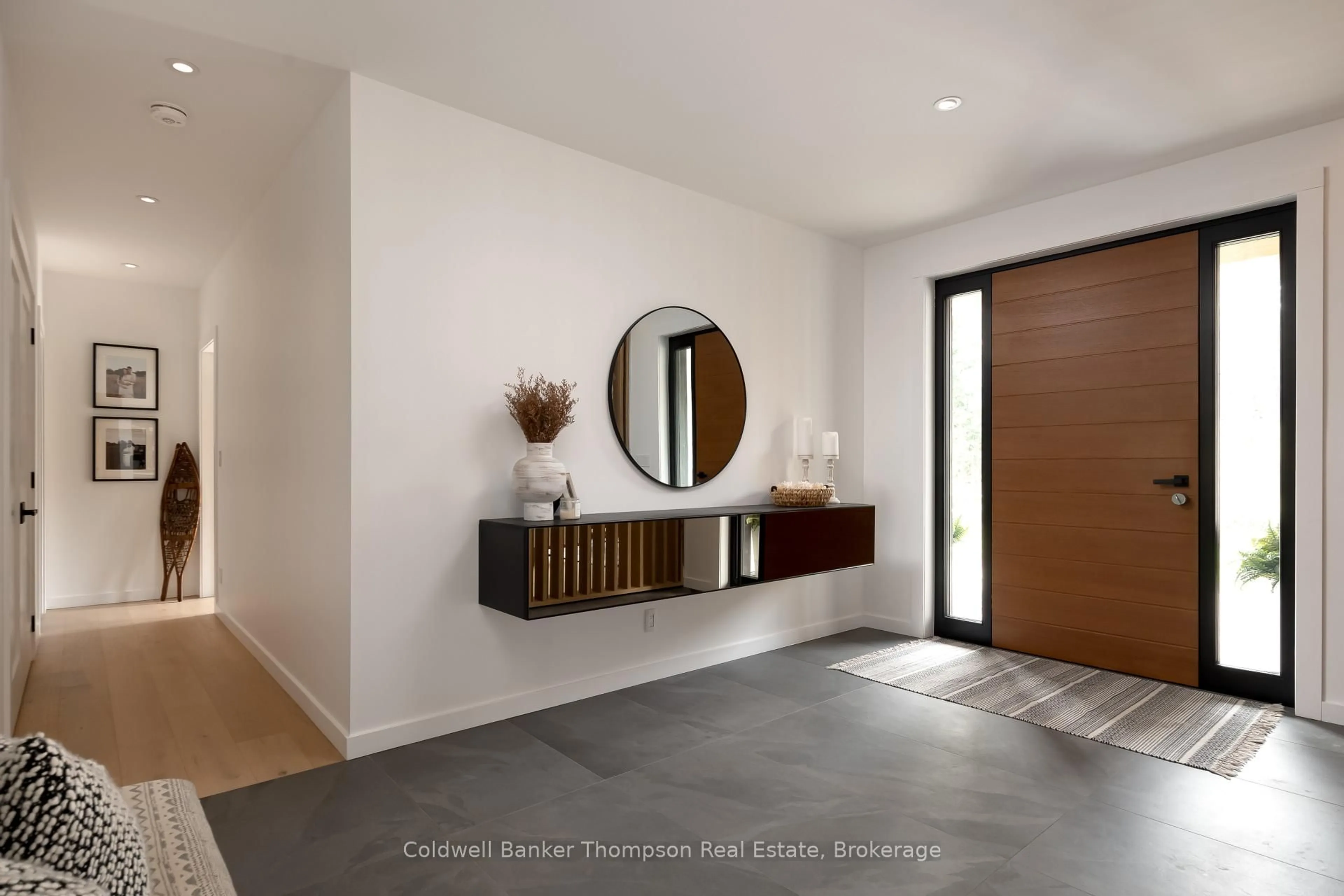 Indoor entryway for 753 Williamsport Rd, Huntsville Ontario P1H 2J4